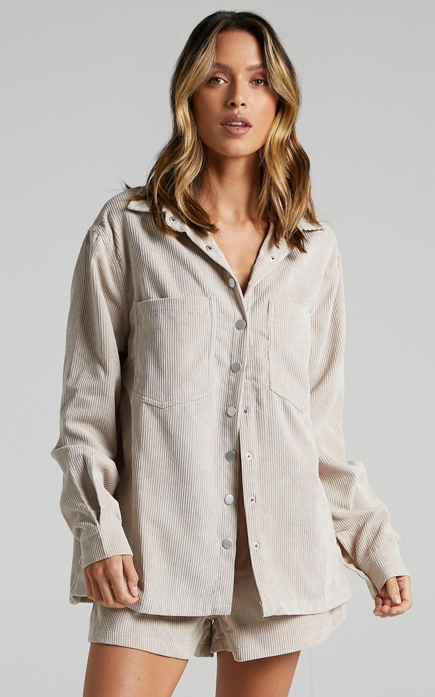 Hillevi Shacket - Corduroy Shacket in Beige