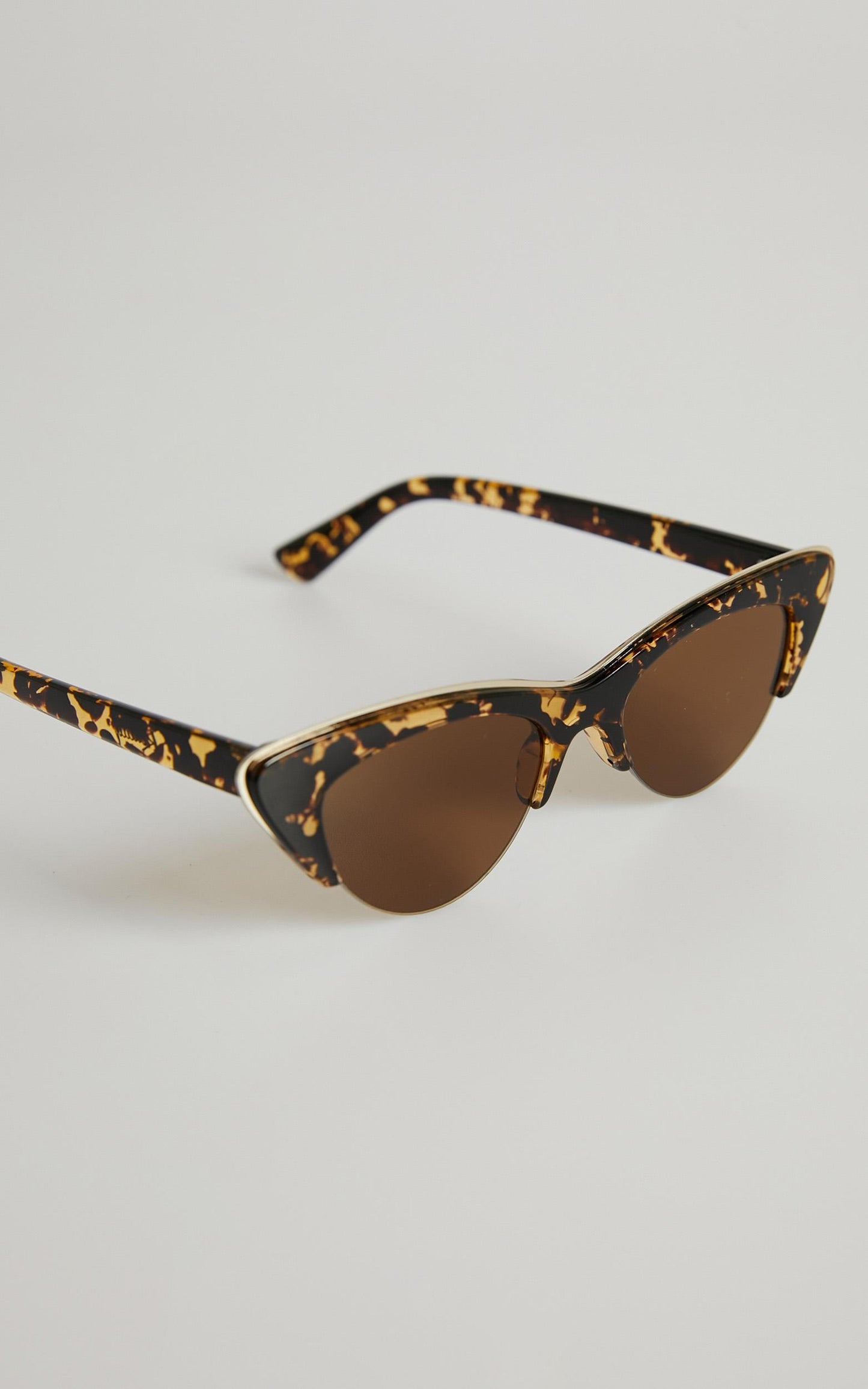 Reality Eyewear - Loren Sunglasses in Honey Turtle
