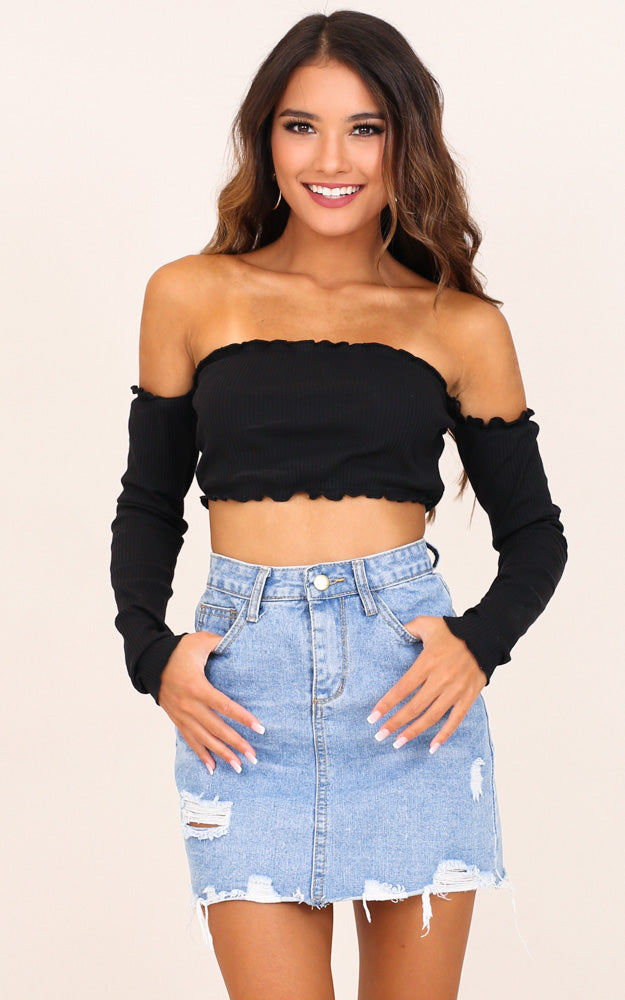 Hypnotized Crop Top In Black