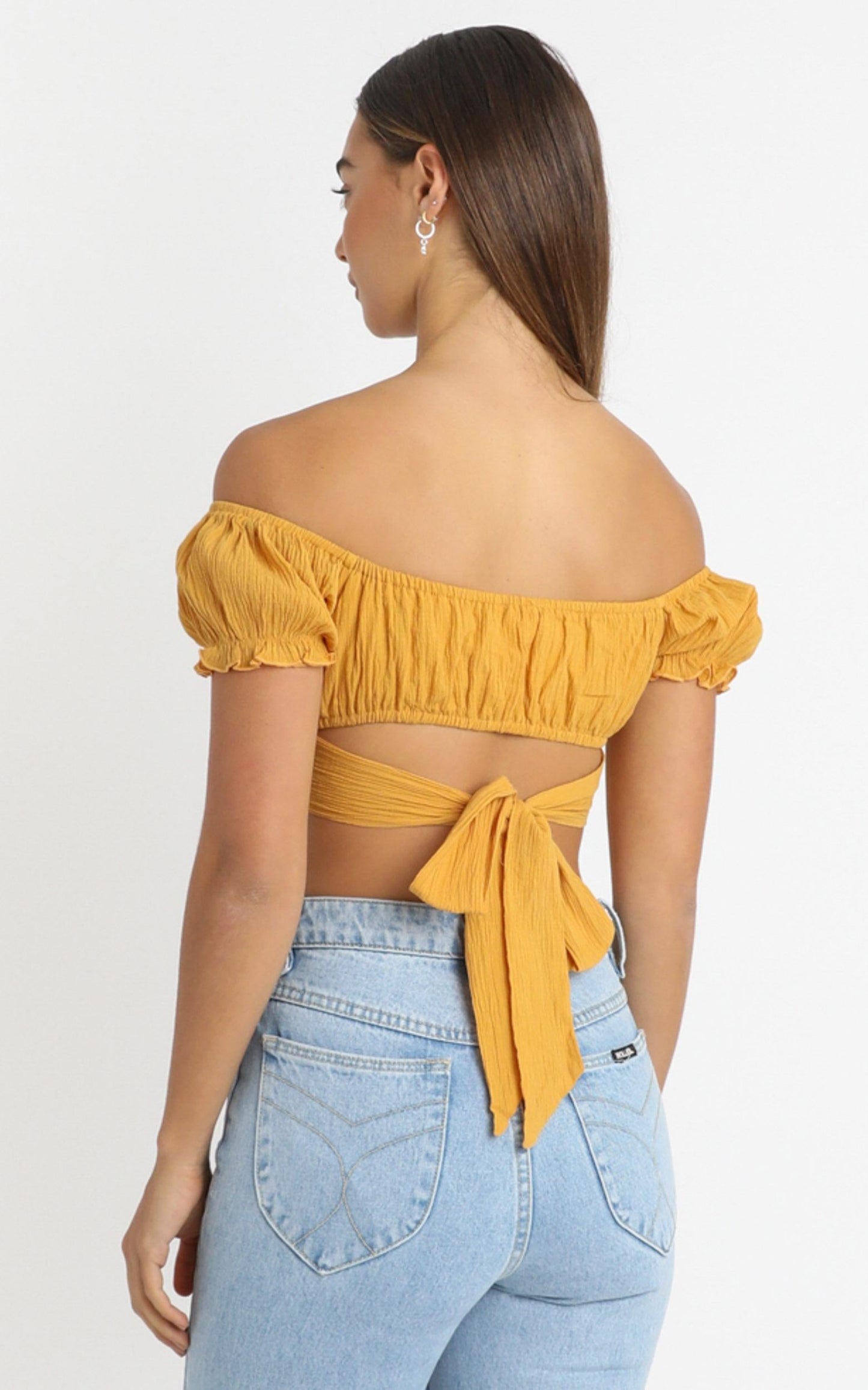 I Know You Top in mustard linen look