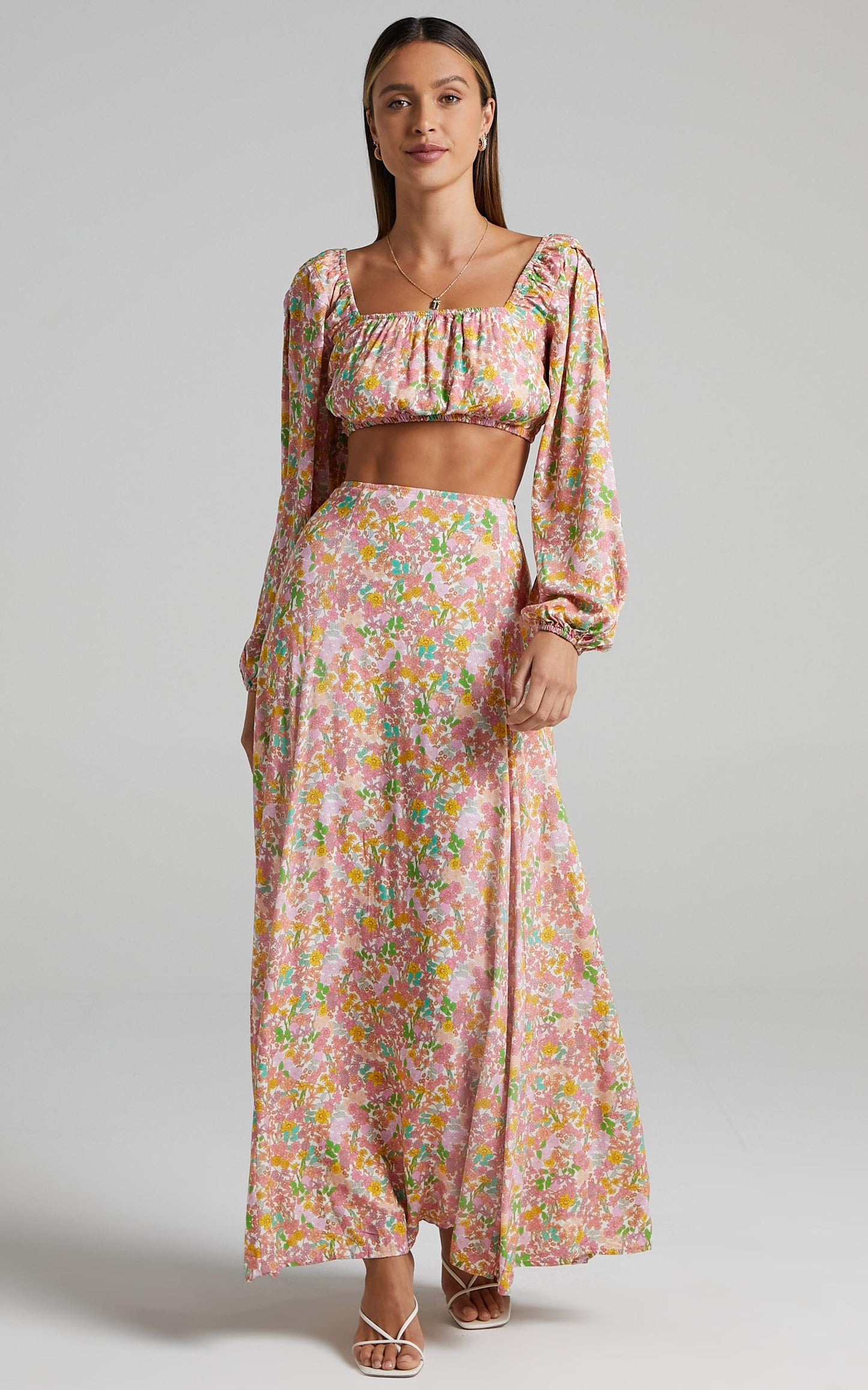 India Two Piece Set in Flower Field