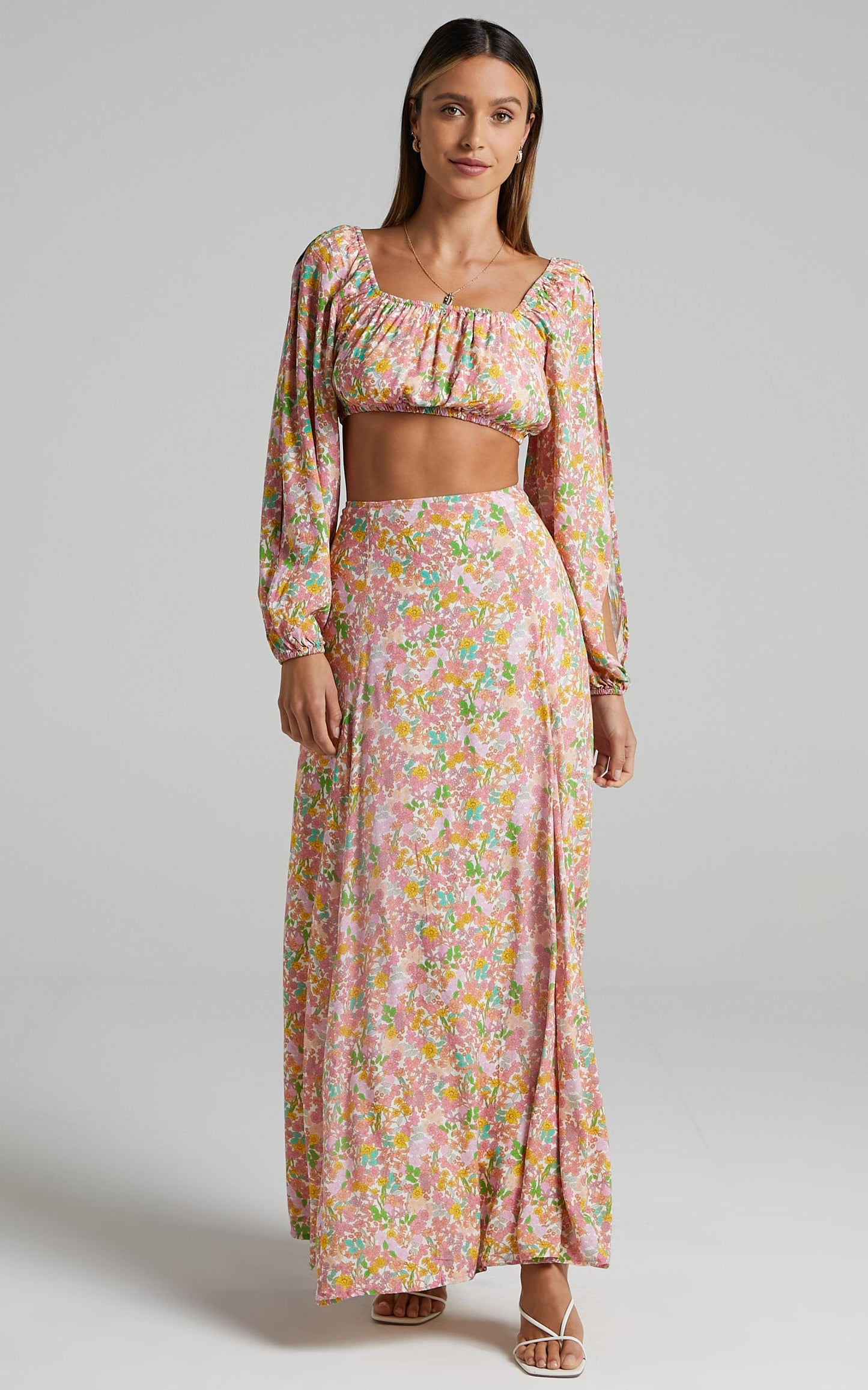 India Two Piece Set in Flower Field