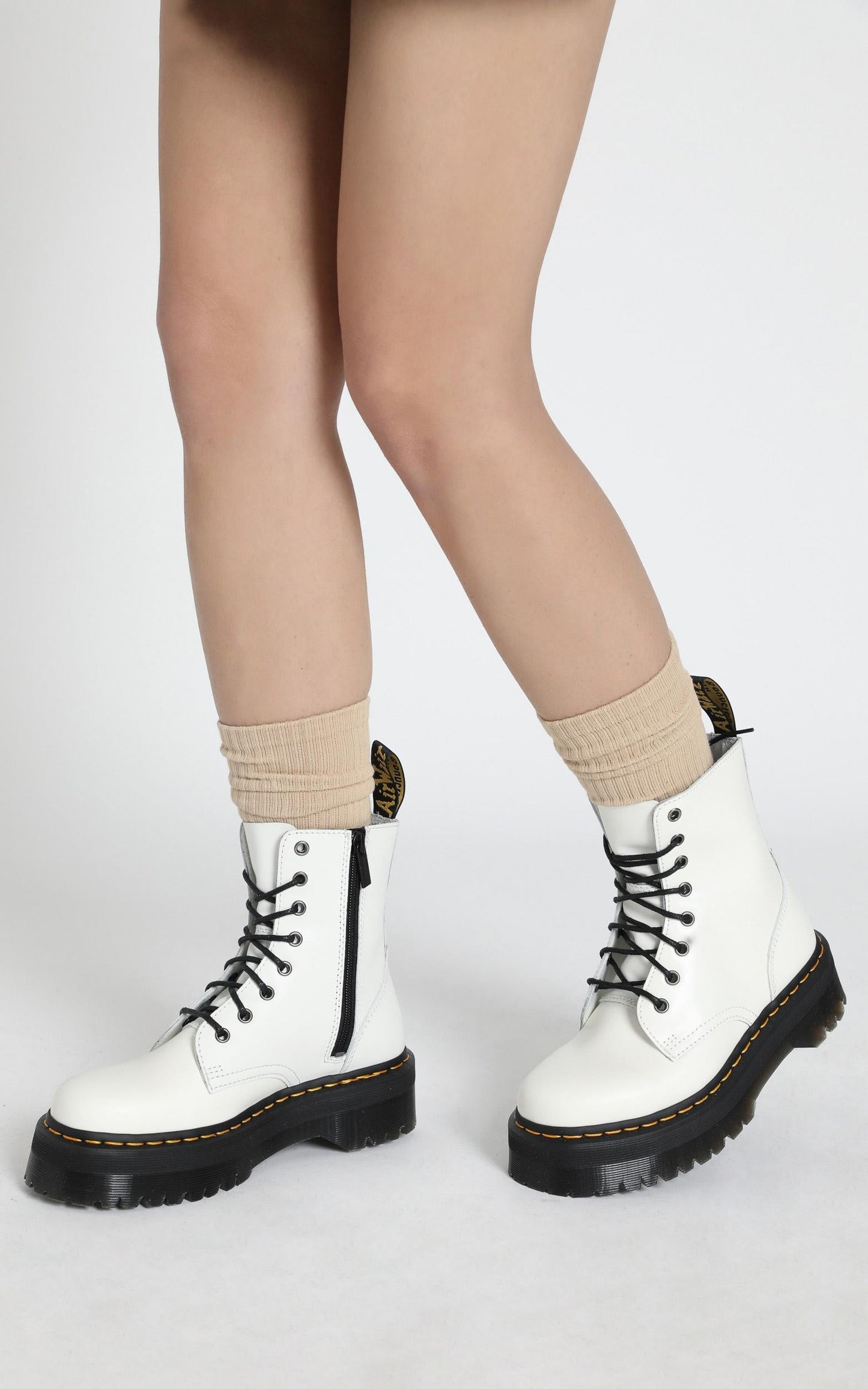 Dr. Martens - Jadon 8 Eye Boot in White