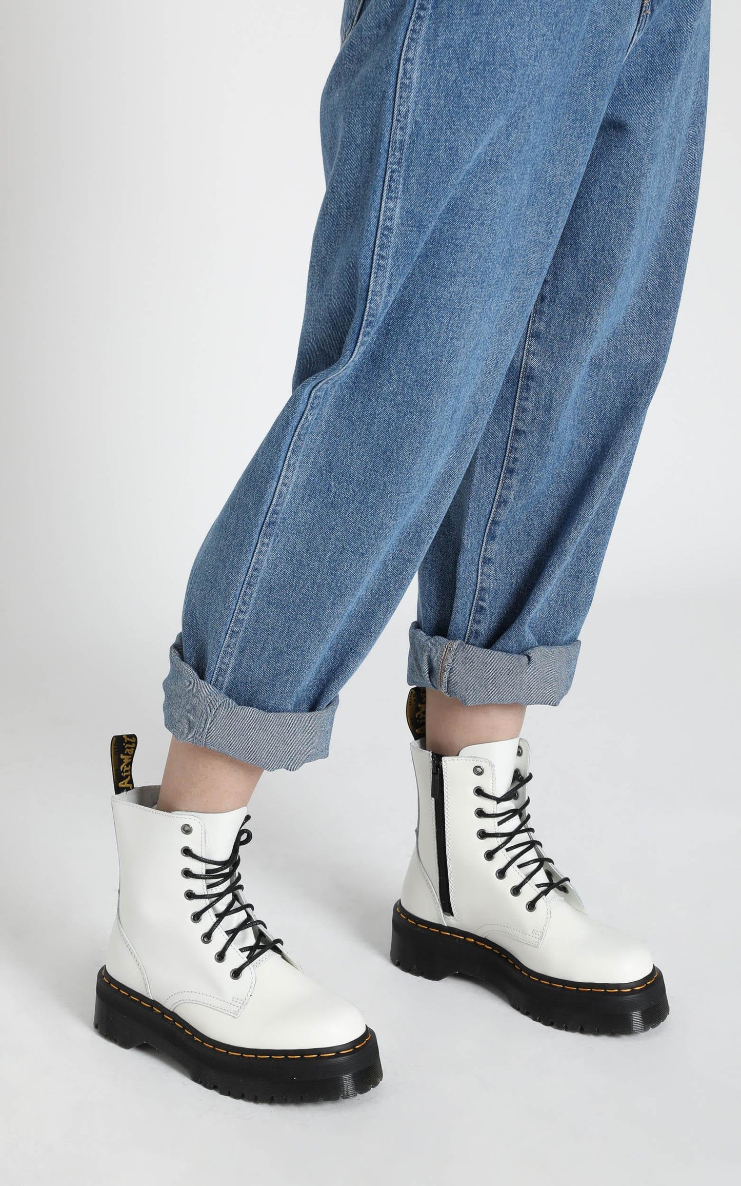 Dr. Martens - Jadon 8 Eye Boot in White