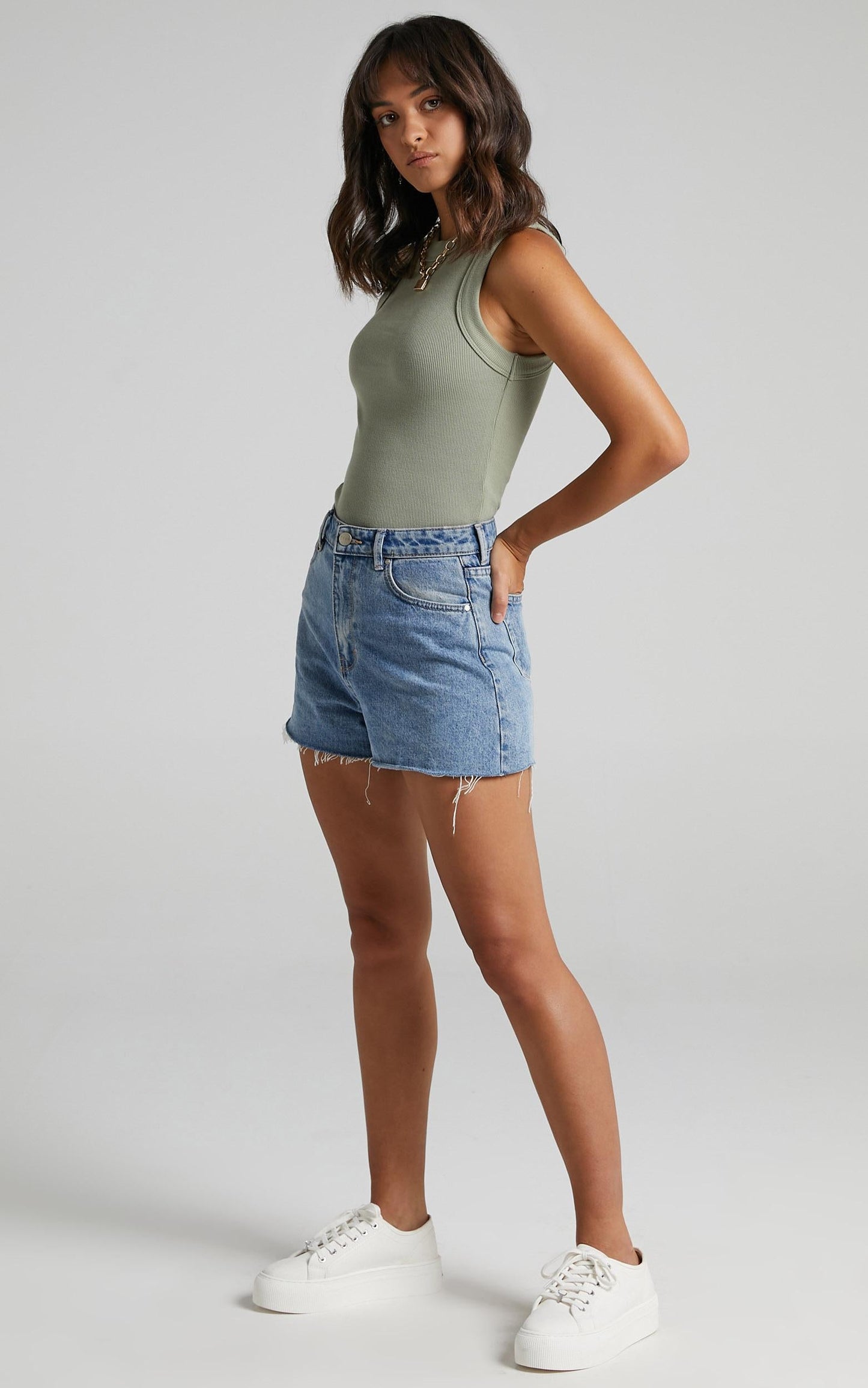 Neuw - Jonesy Singlet in Oil Green