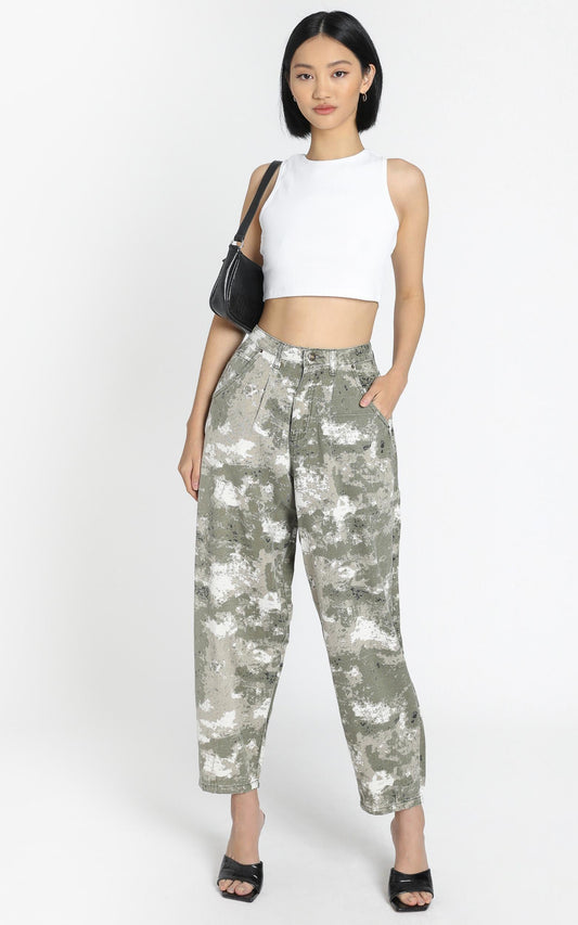 Lioness - On My Way Denim Jeans in Green Camo