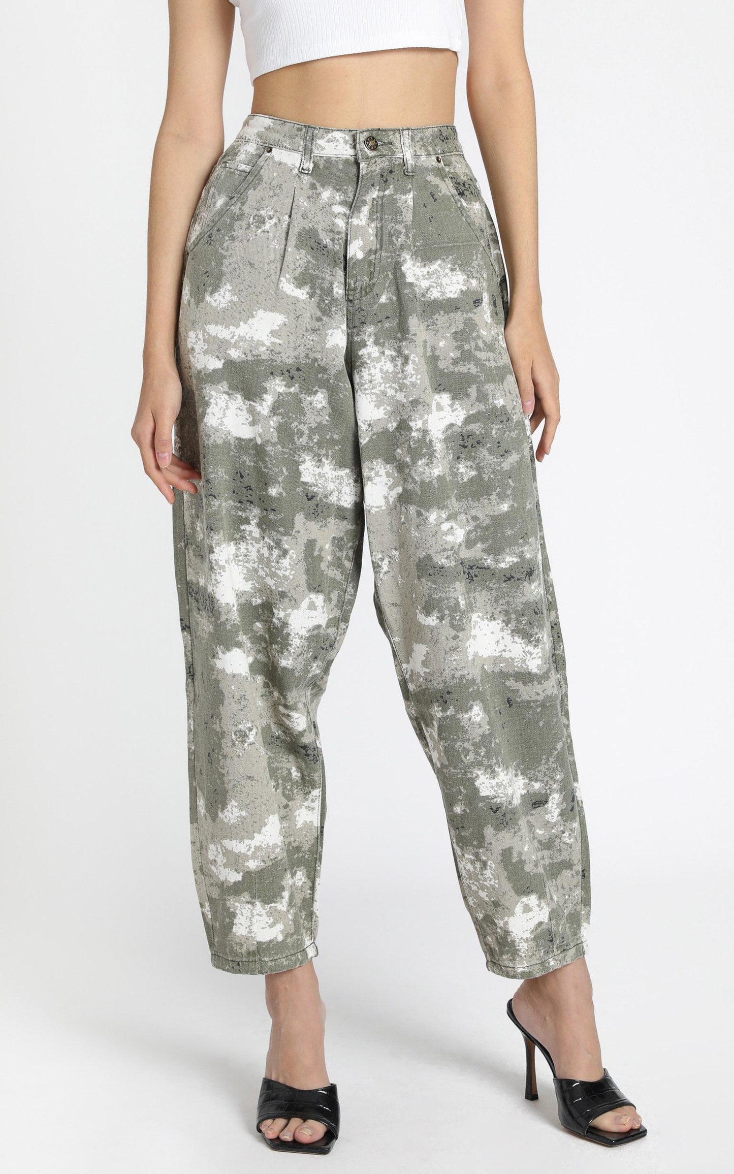 Lioness - On My Way Denim Jeans in Green Camo