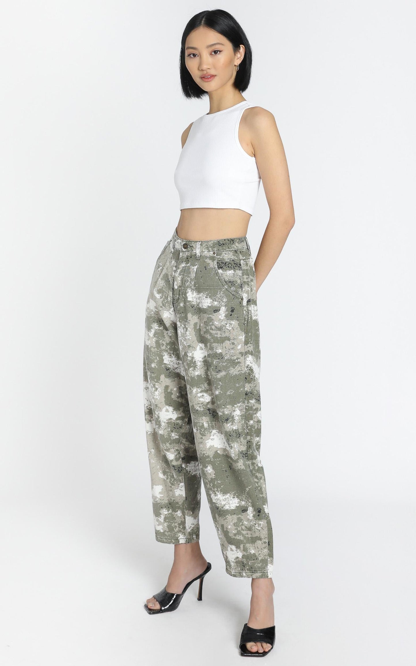 Lioness - On My Way Denim Jeans in Green Camo