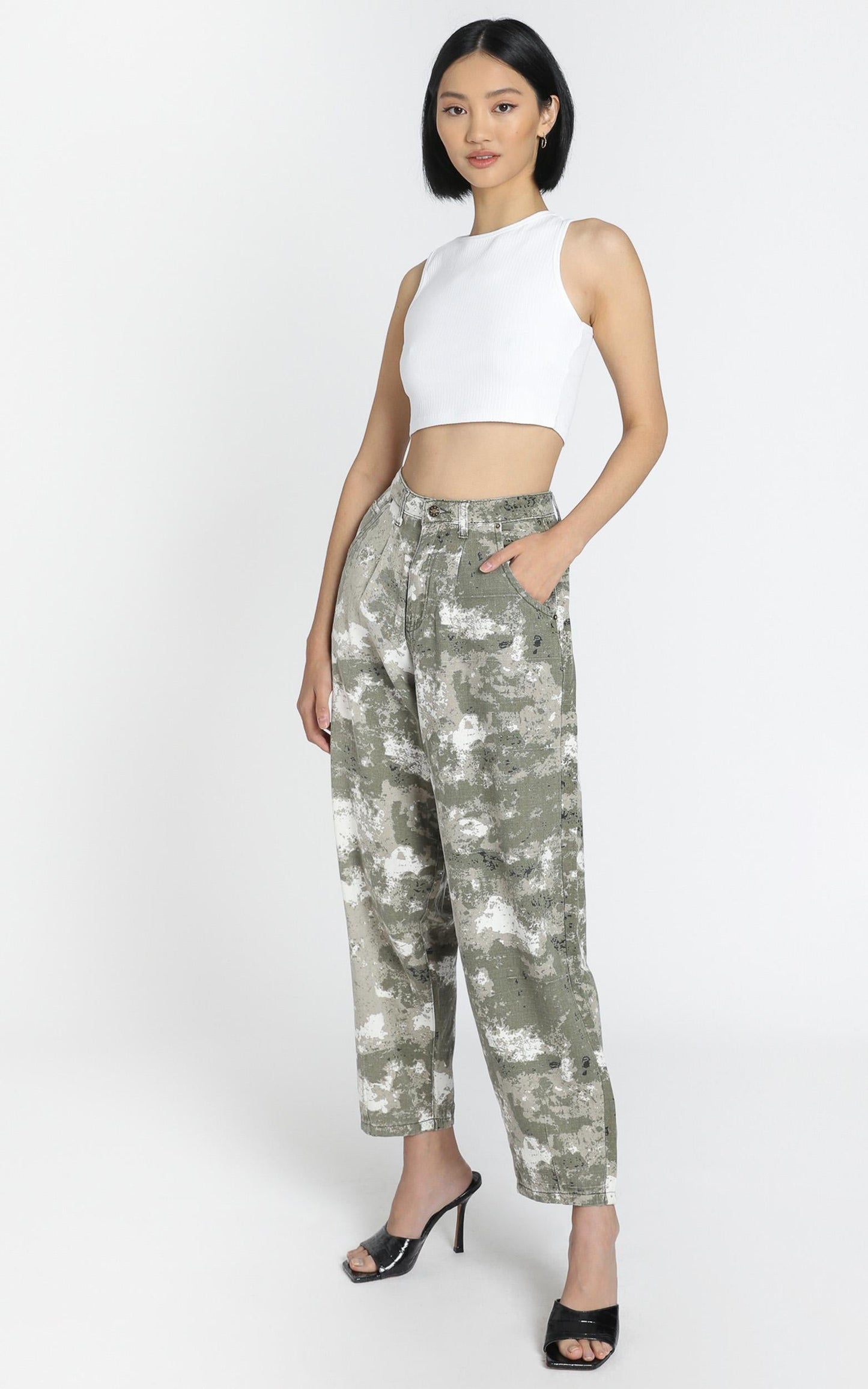 Lioness - On My Way Denim Jeans in Green Camo