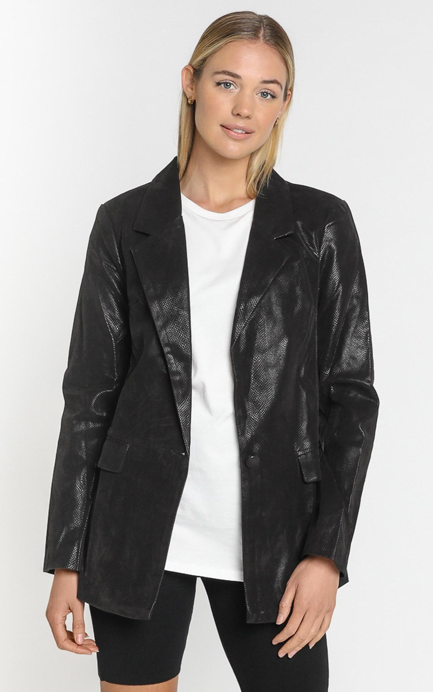 Lioness - The West Village Blazer in Black