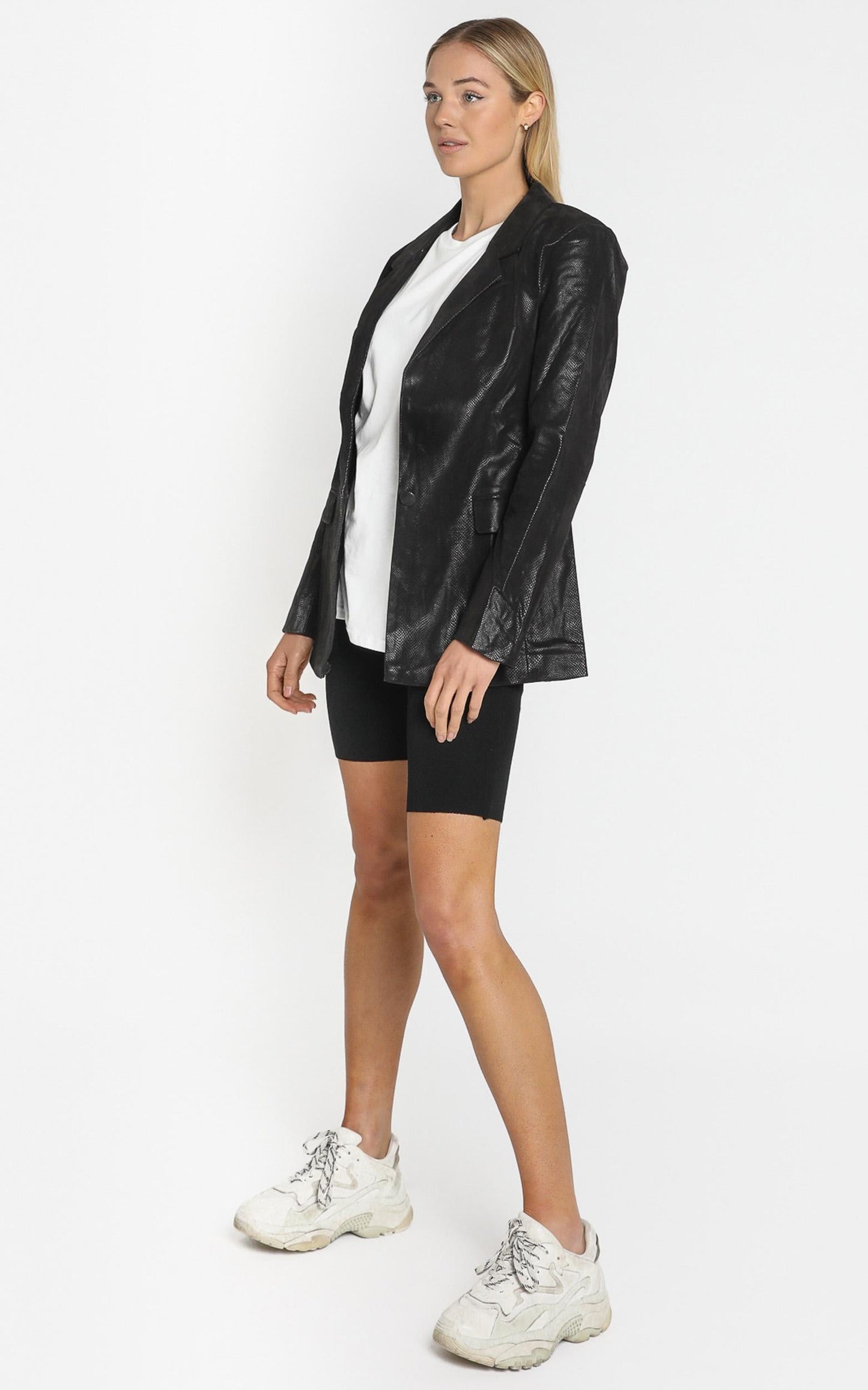 Lioness - The West Village Blazer in Black
