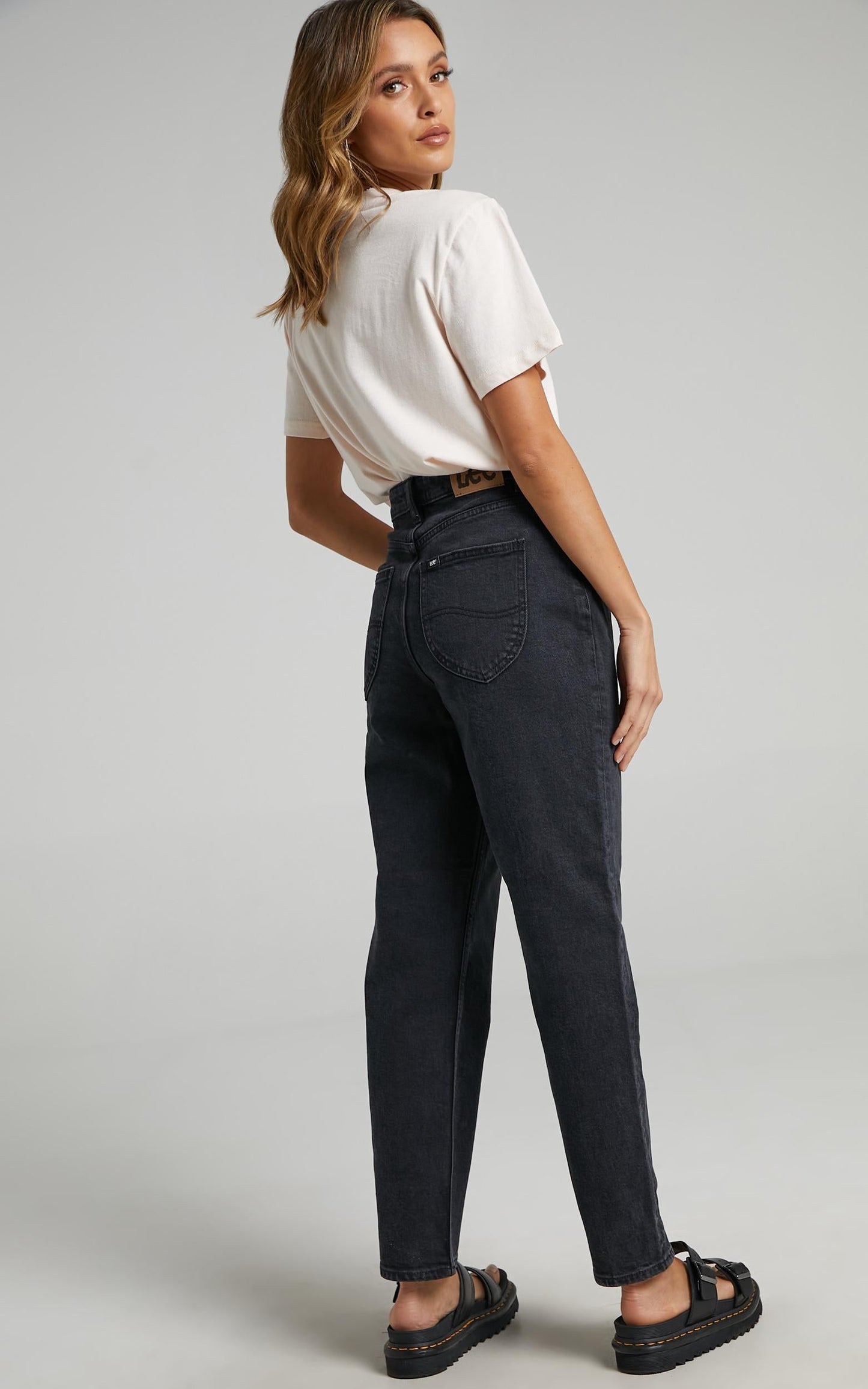 Lee - High Mom Jeans in Bias Black