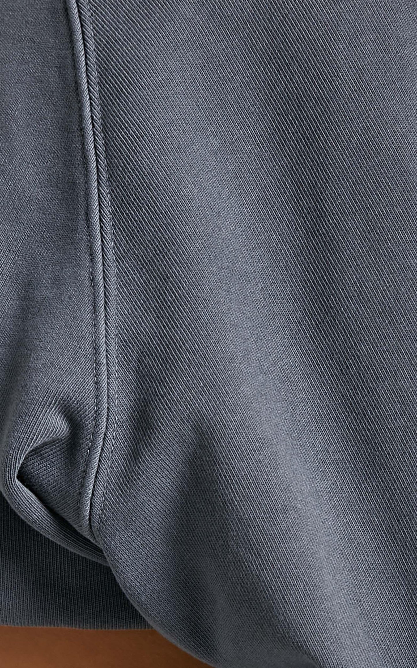 Levi's - Vintage Raglan Jumper in Blackened Pearl
