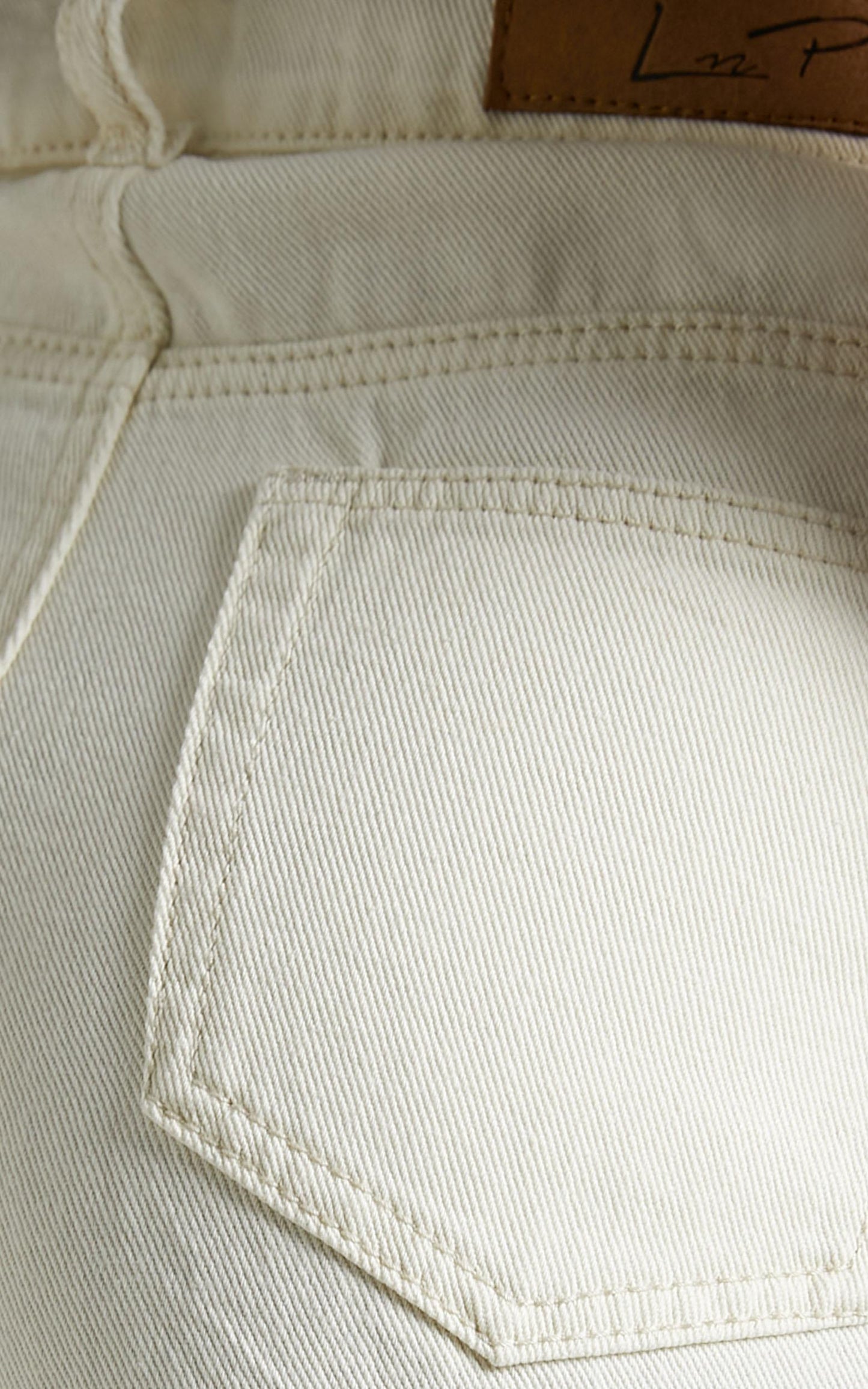 Heidi Shorts in Ecru