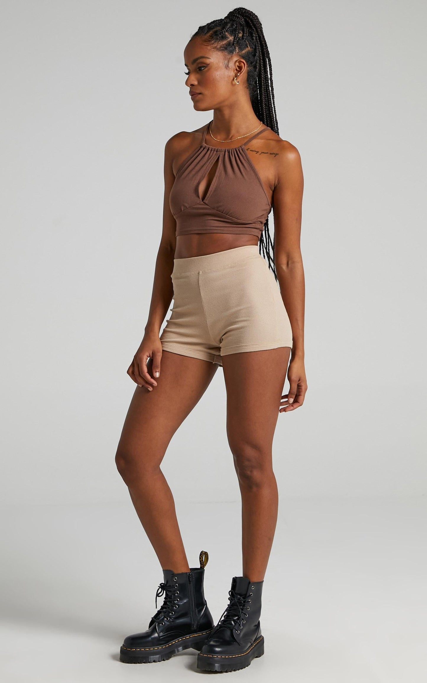 Llani Shorts in Beige