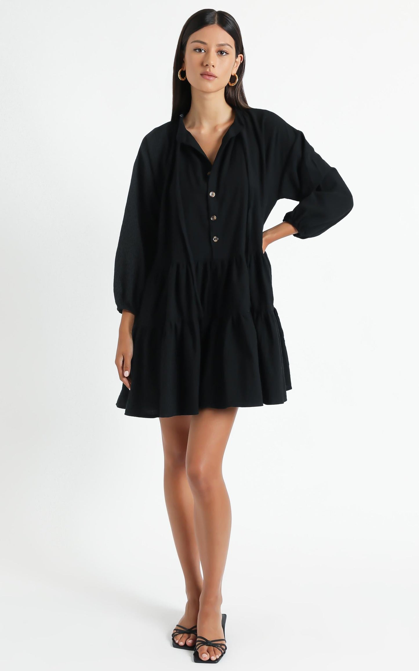 Lullaby Club - Avalon Smock Dress in Jett