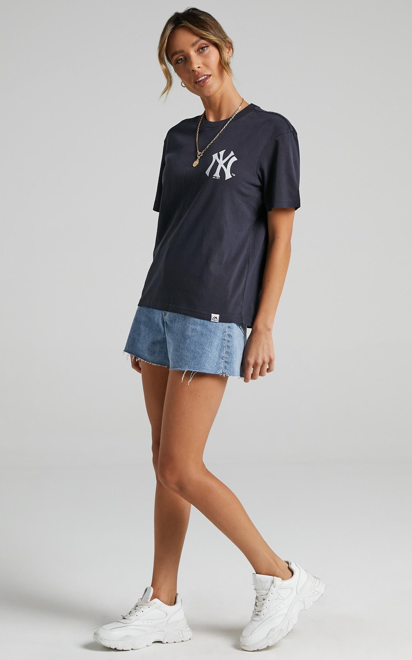 Majestic - Elle OD Boxy Tee Yankees in Faded Black