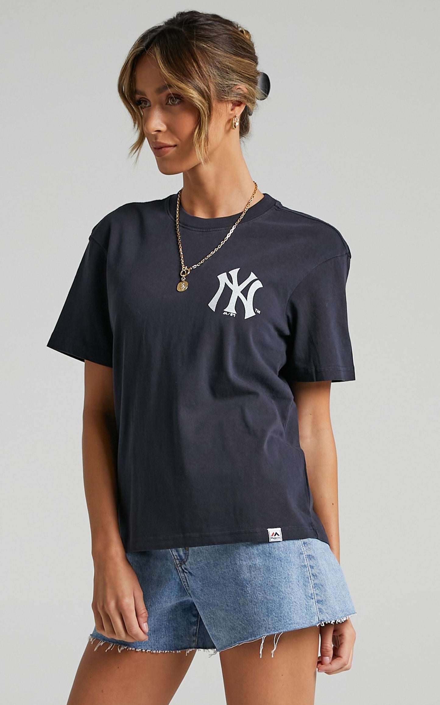 Majestic - Elle OD Boxy Tee Yankees in Faded Black