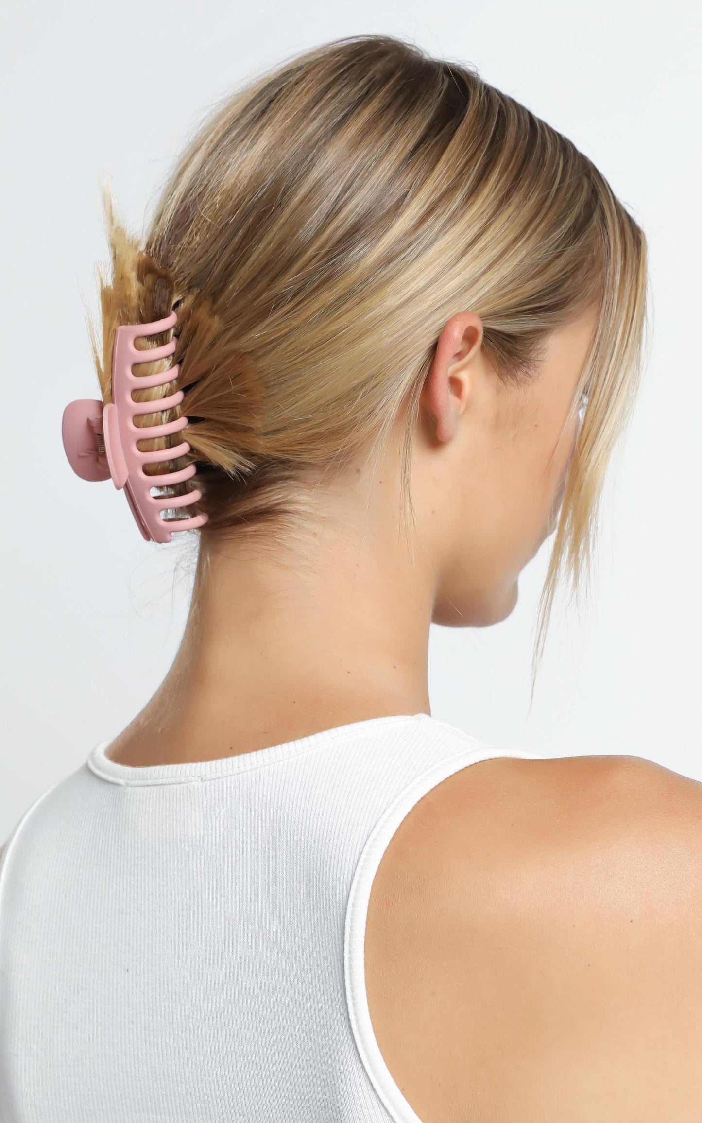 Bring It Back Hair Clip in Pink