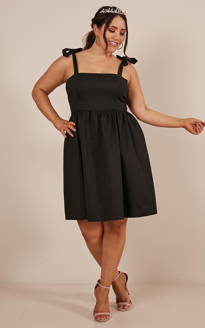 Get The Memo Dress In Black