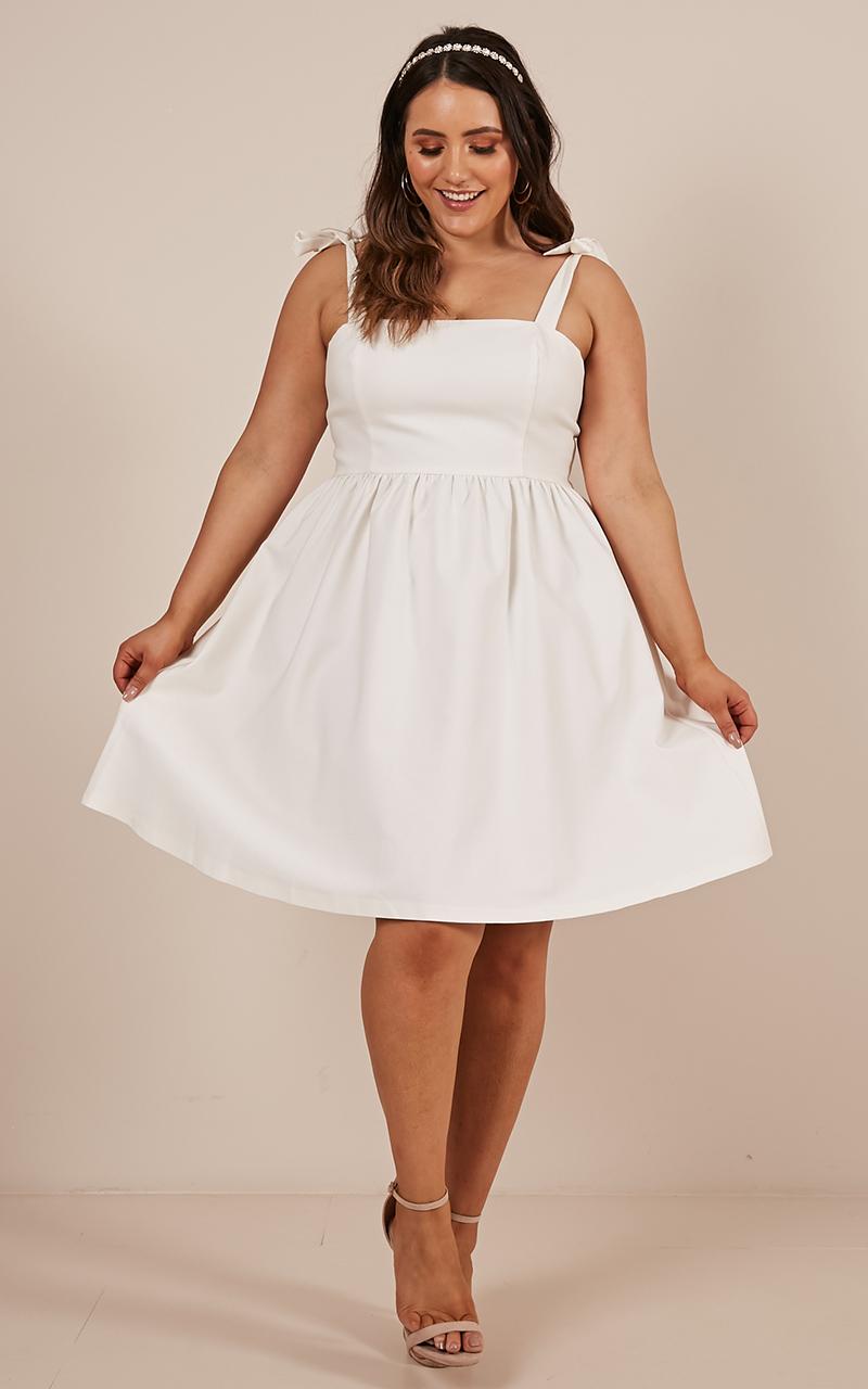 Get The Memo Dress In White
