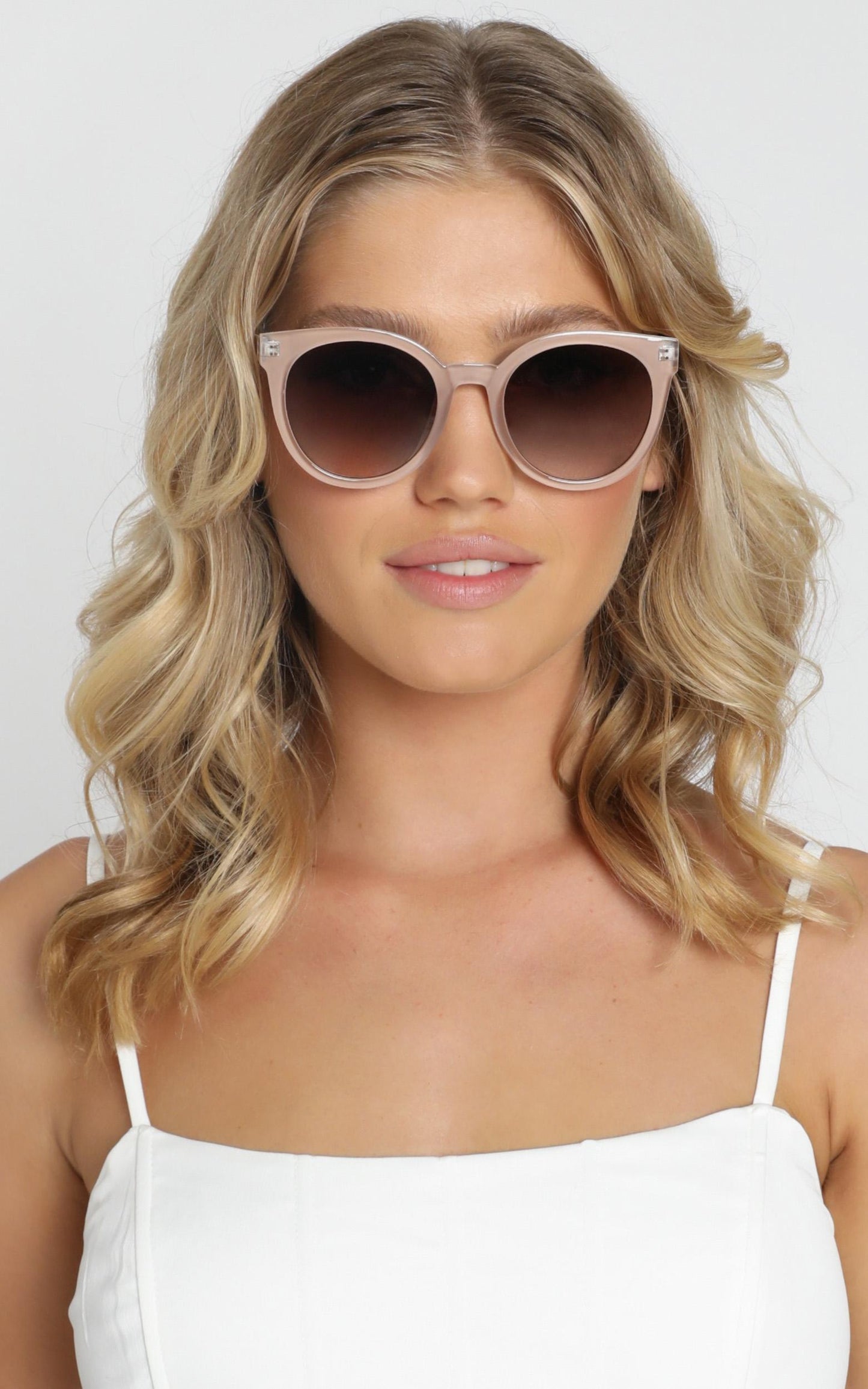Mink Pink - Sierra Sunglasses In Sand And Brown Grad