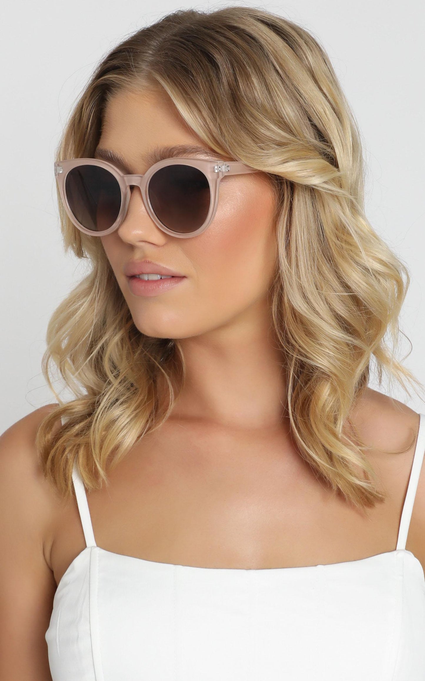Mink Pink - Sierra Sunglasses In Sand And Brown Grad