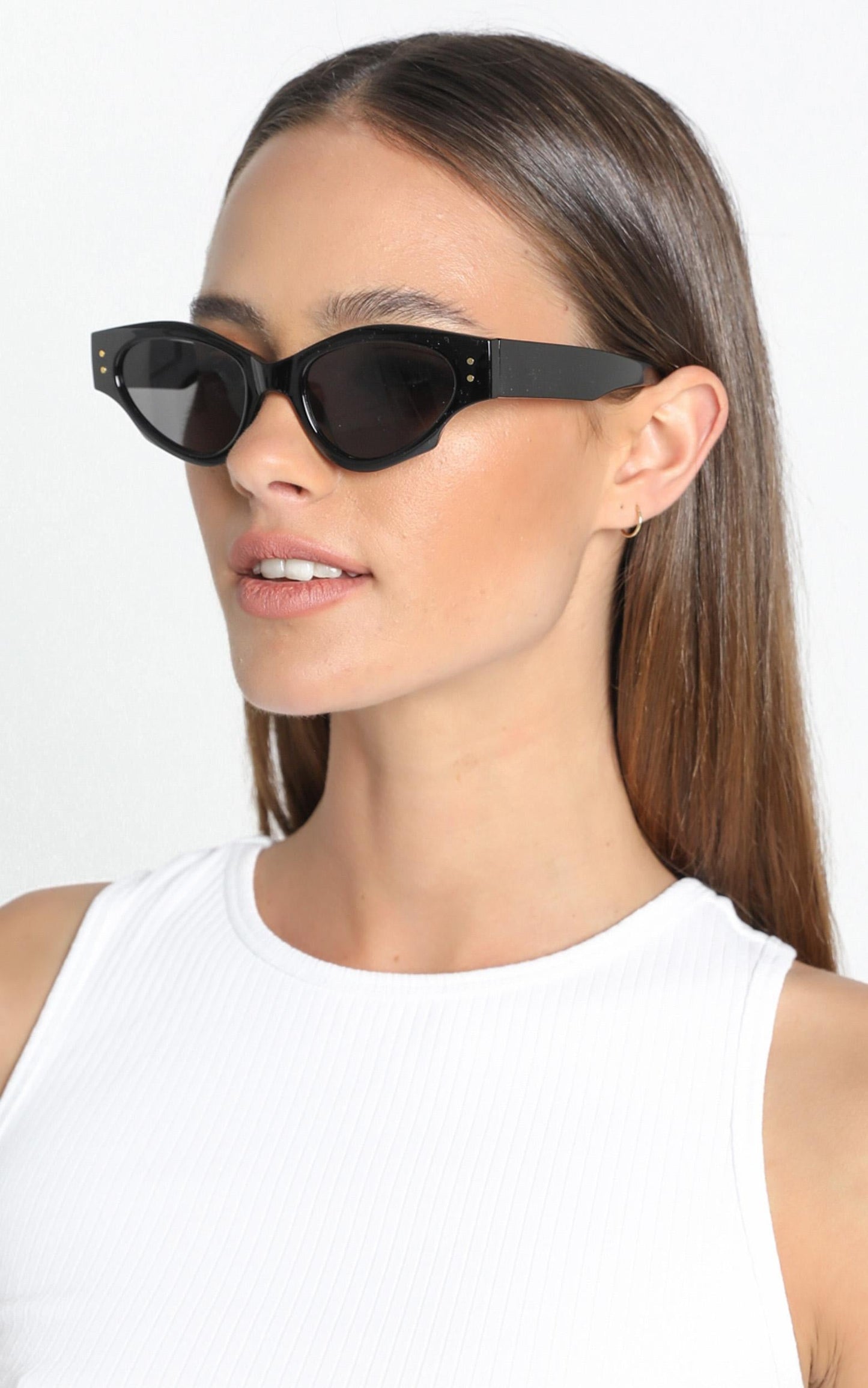Mink Pink - Tidal Sunglasses in black and smoke mono