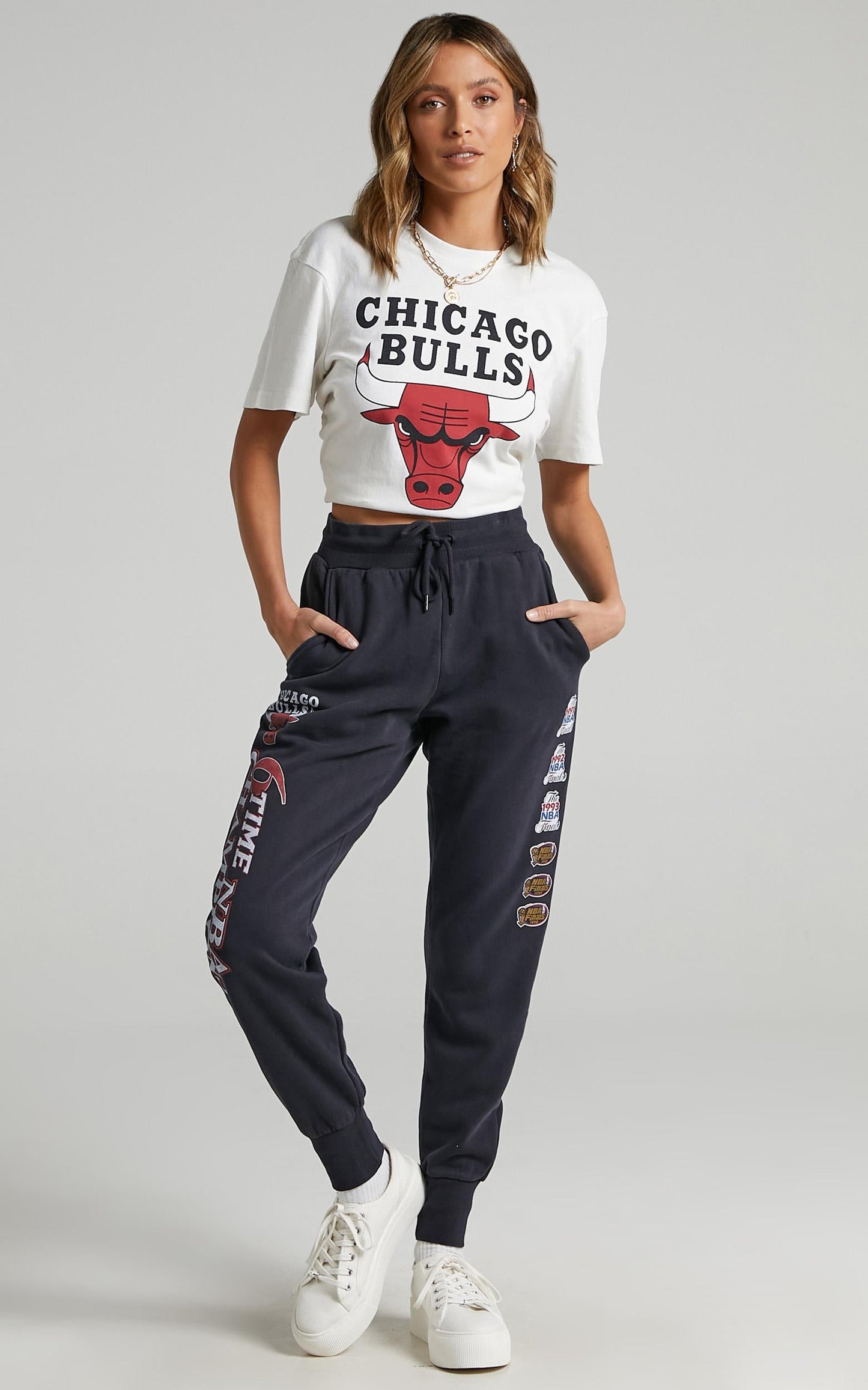 Mitchell & Ness - Vintage B2B OS Tee Bulls in Vintage White