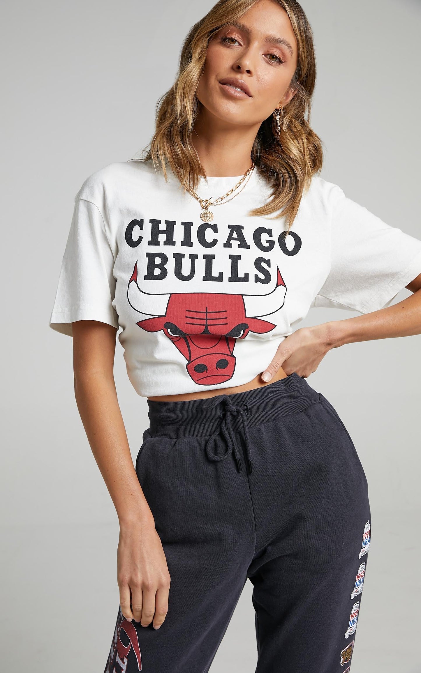 Mitchell & Ness - Vintage B2B OS Tee Bulls in Vintage White