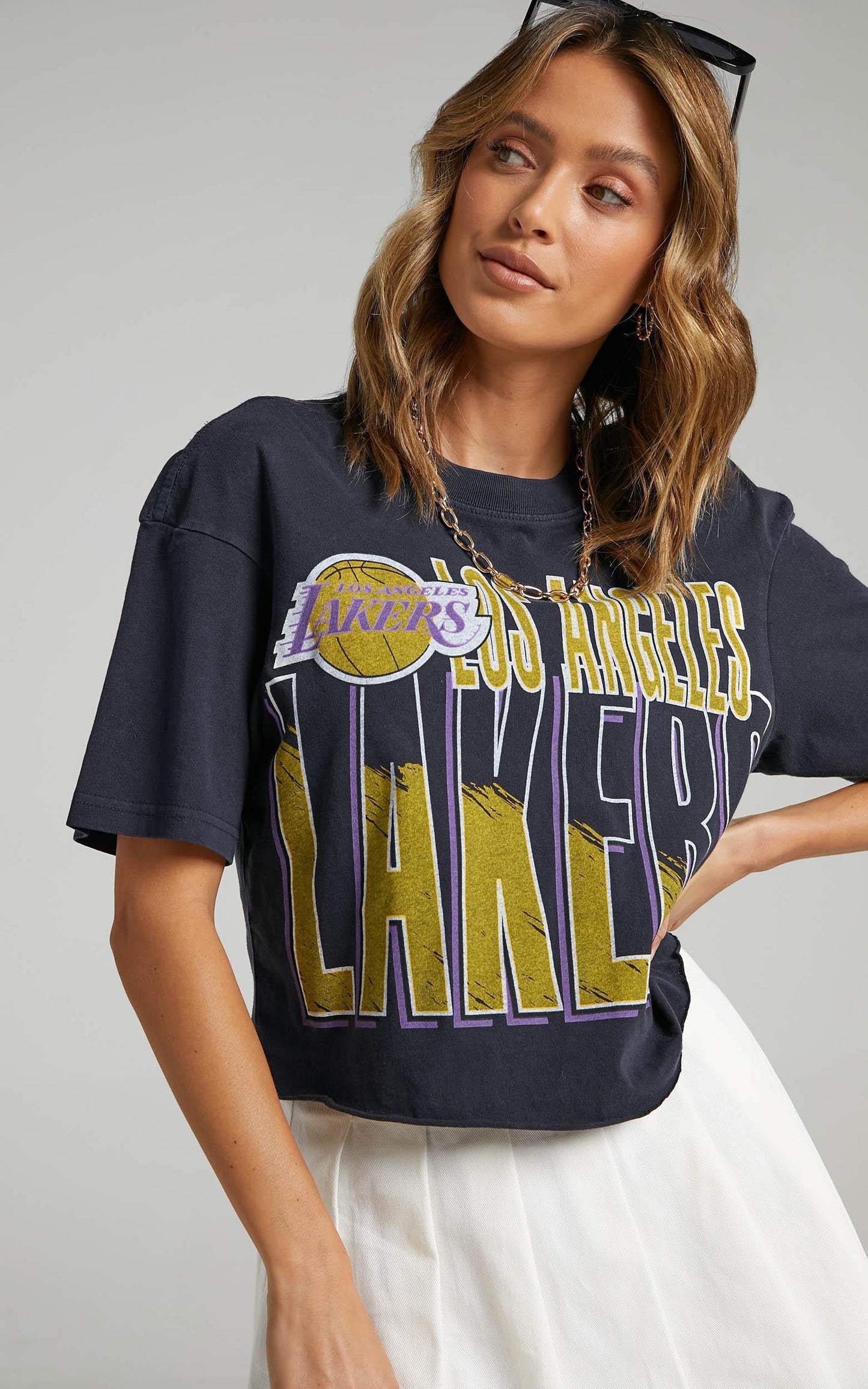 Mitchell & Ness - Chop Vintage Scribble Tee Lakers in Faded Black
