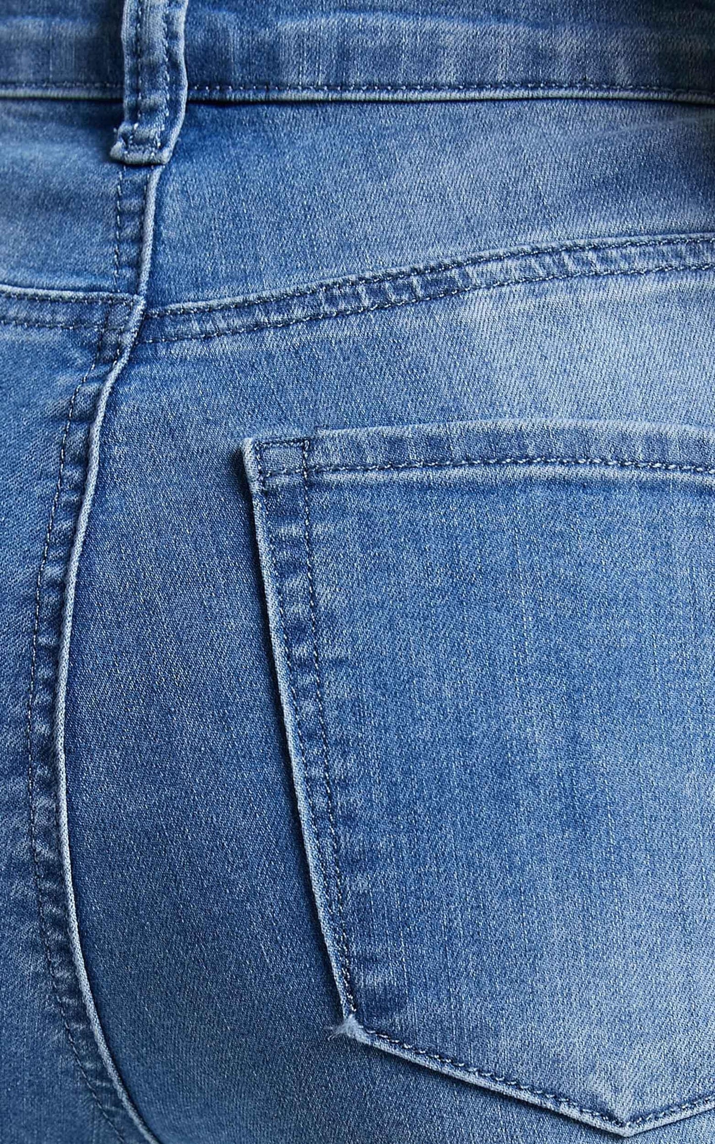 Natalie Jeans in mid wash denim