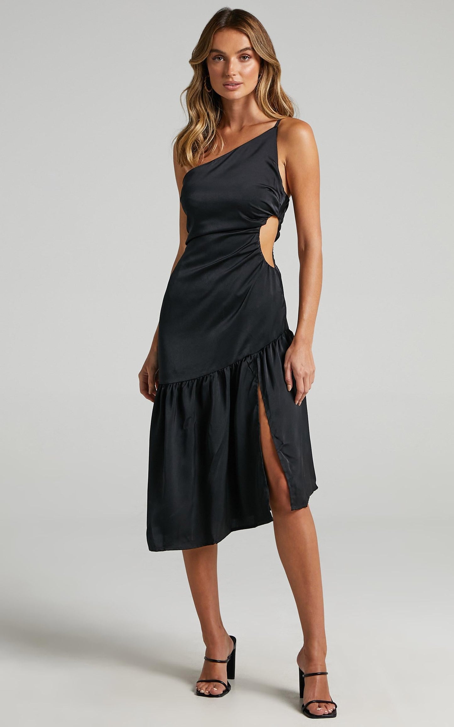 Octavia Cut Out Waist Midi Dress in Black