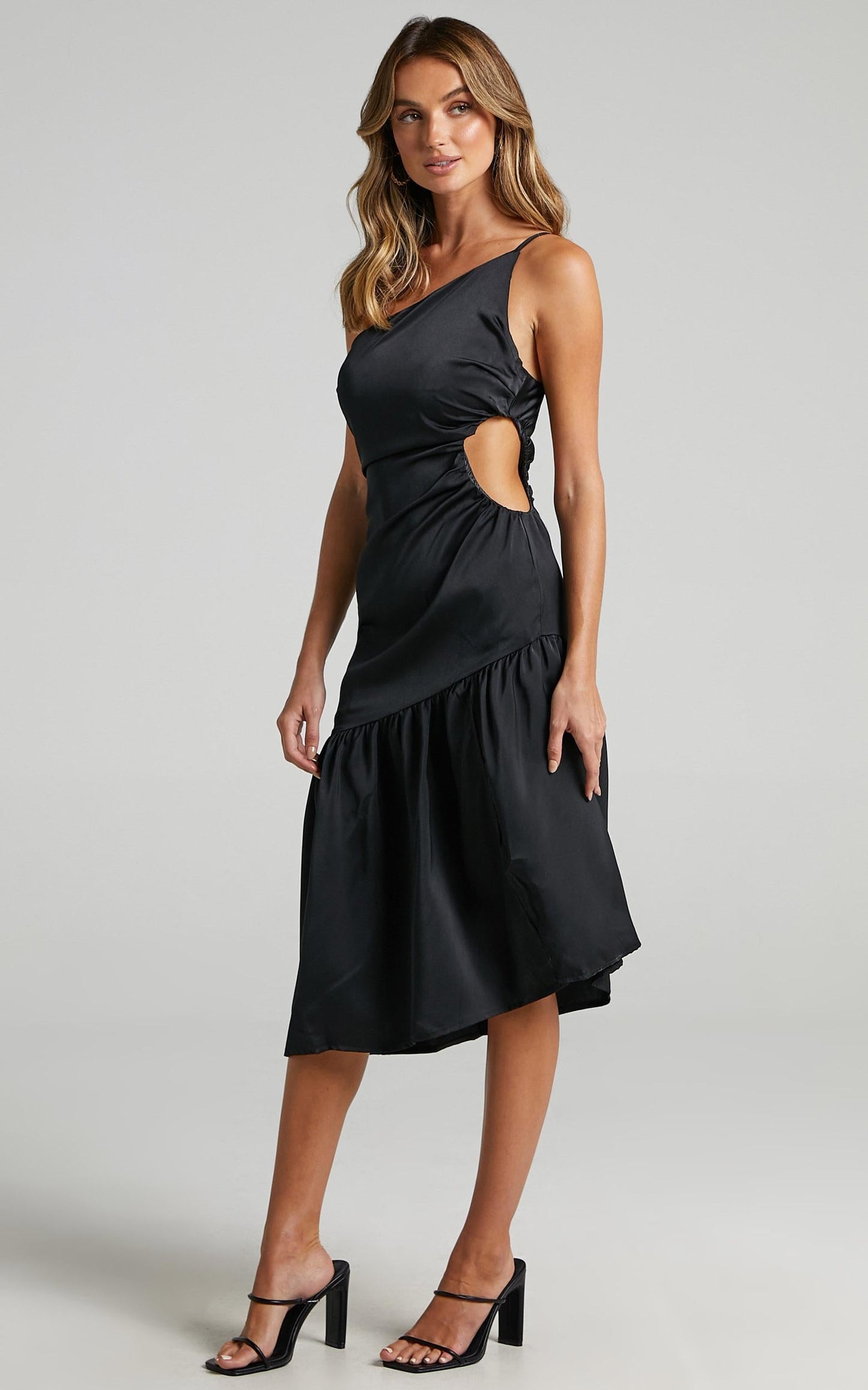 Octavia Cut Out Waist Midi Dress in Black