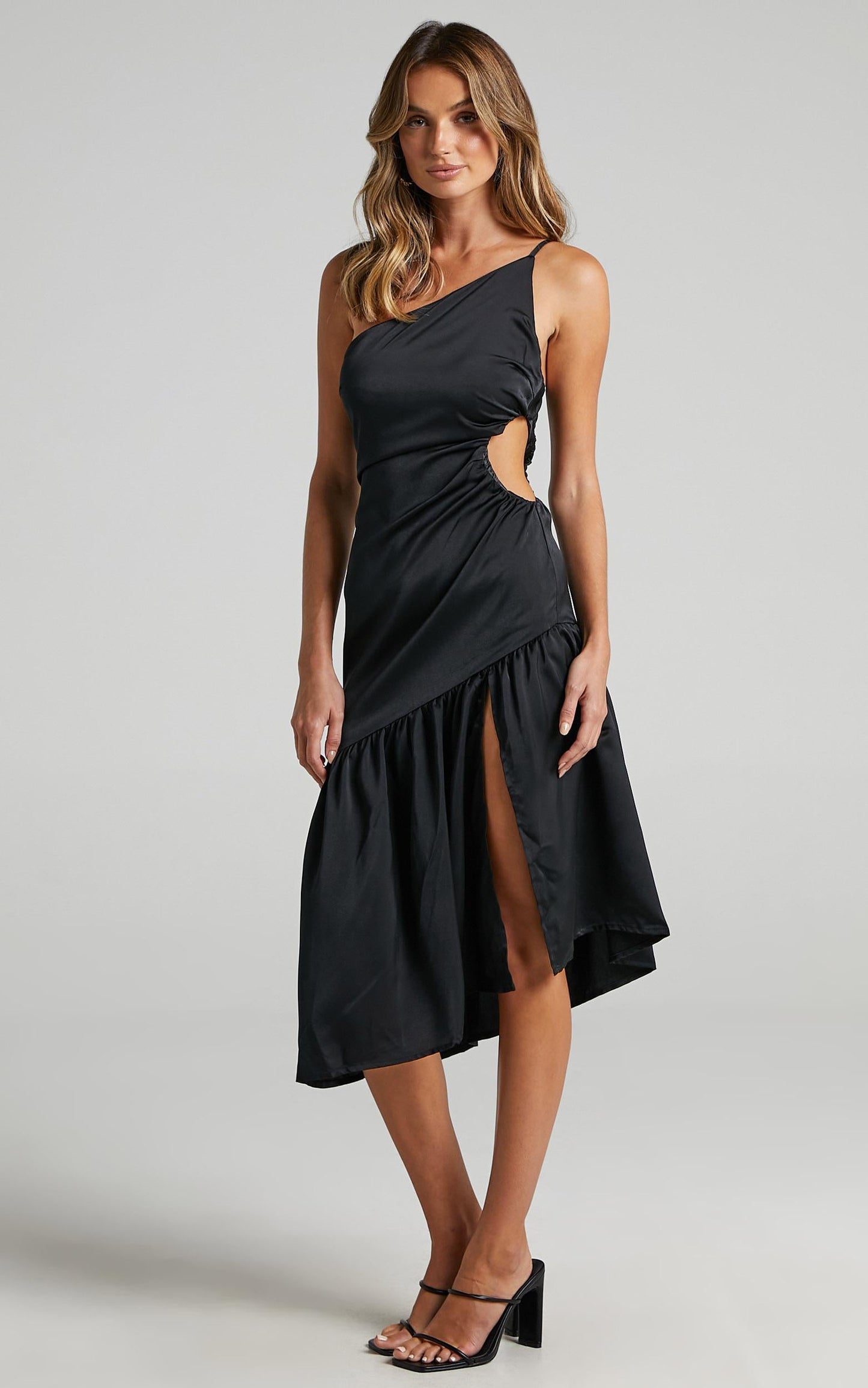 Octavia Cut Out Waist Midi Dress in Black