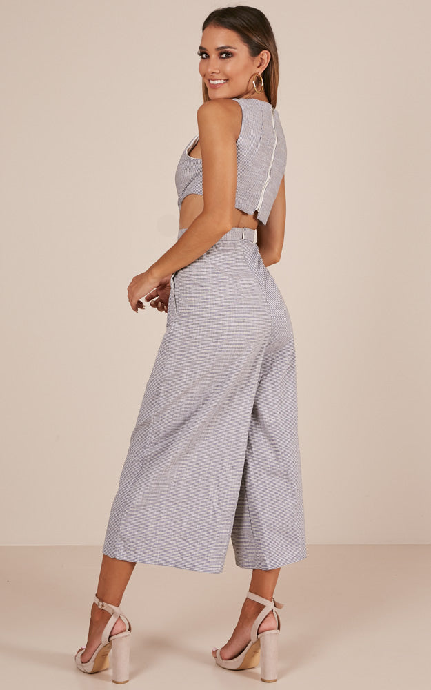 Out Dream Yourself Jumpsuit In Blue Linen Look