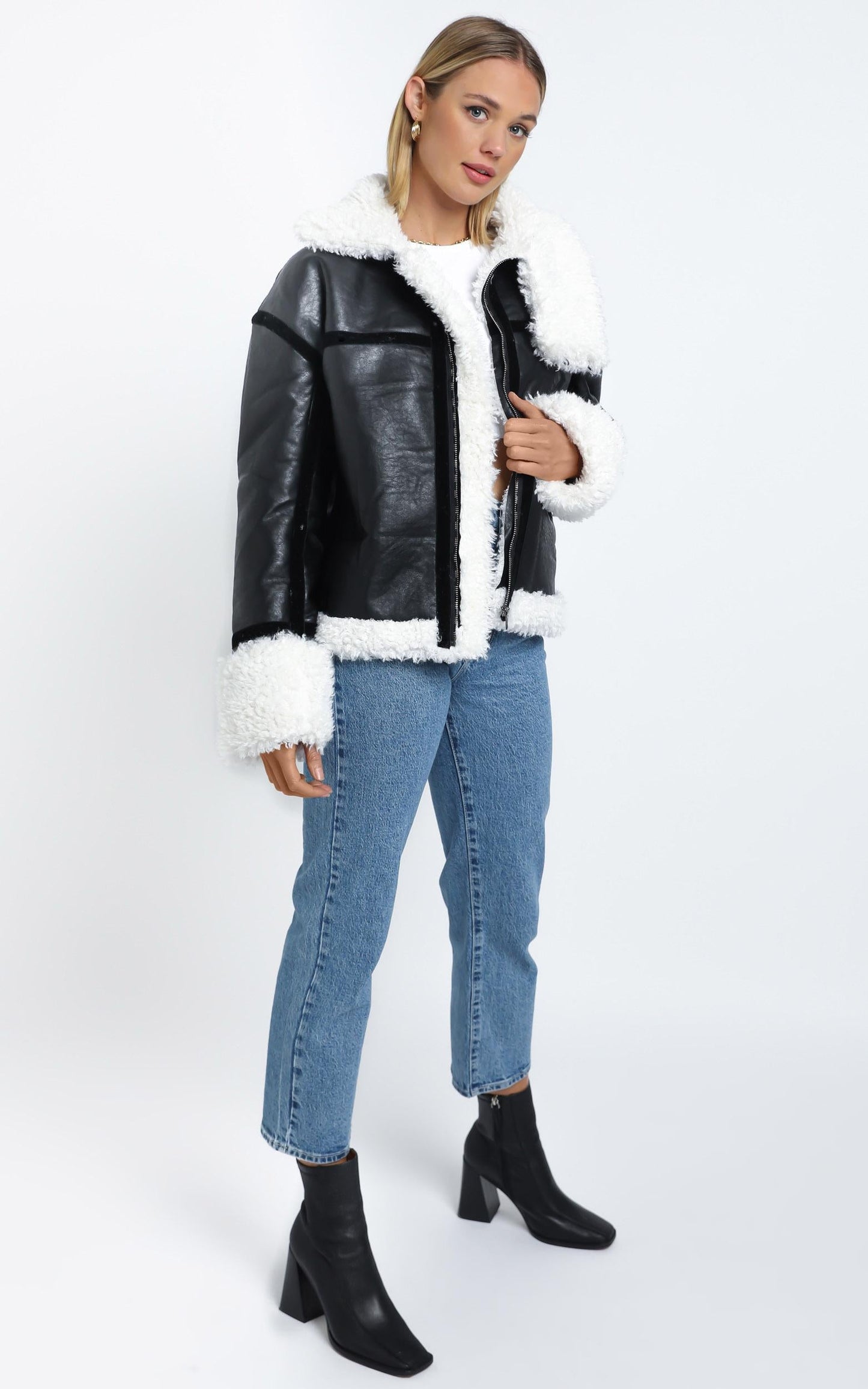 Lioness - Phoenix Jacket in Black