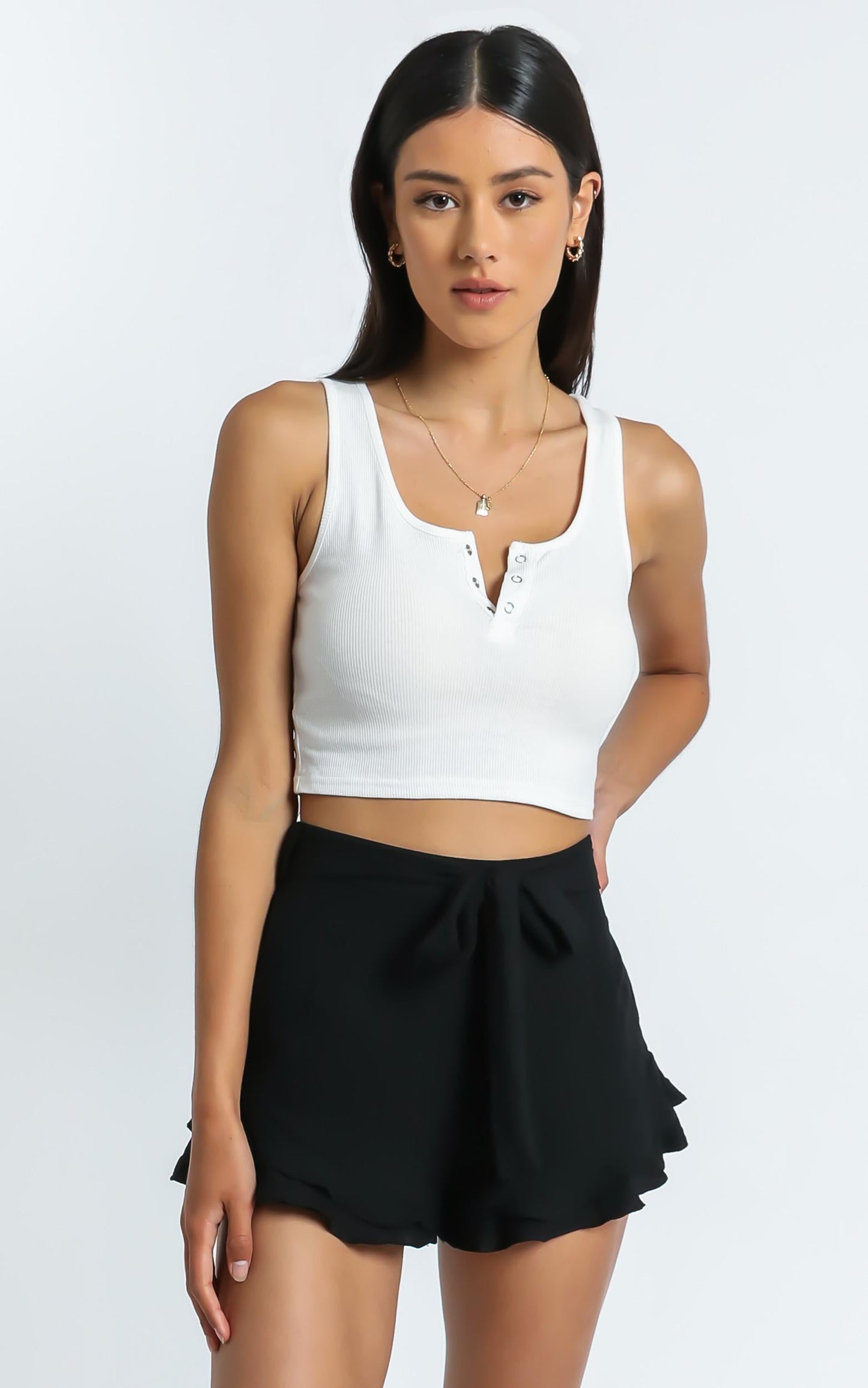 Pia Shorts in Black