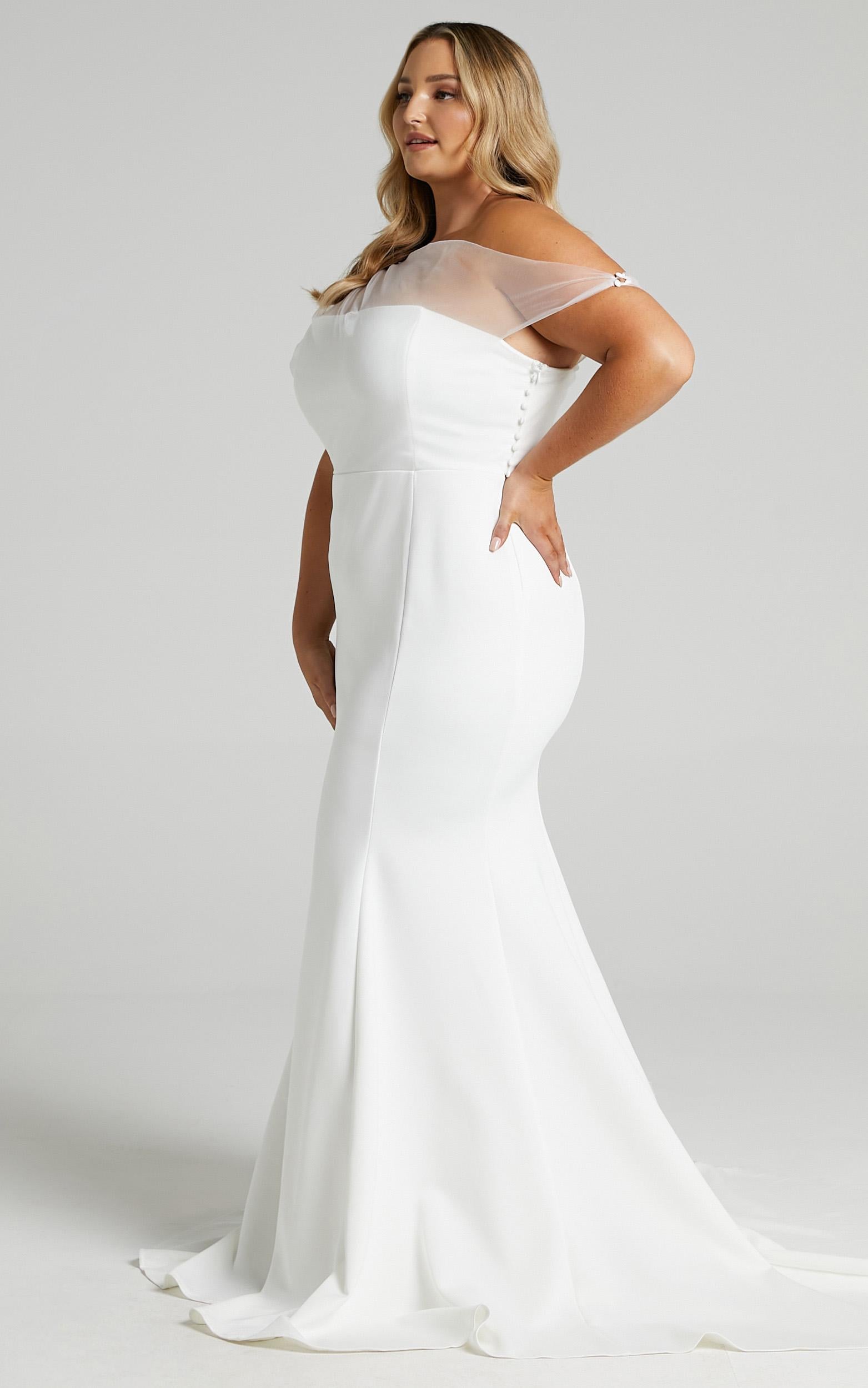 Put A Ring On It Gown - Asymmetric Mesh Shoulder Mermaid Gown in White