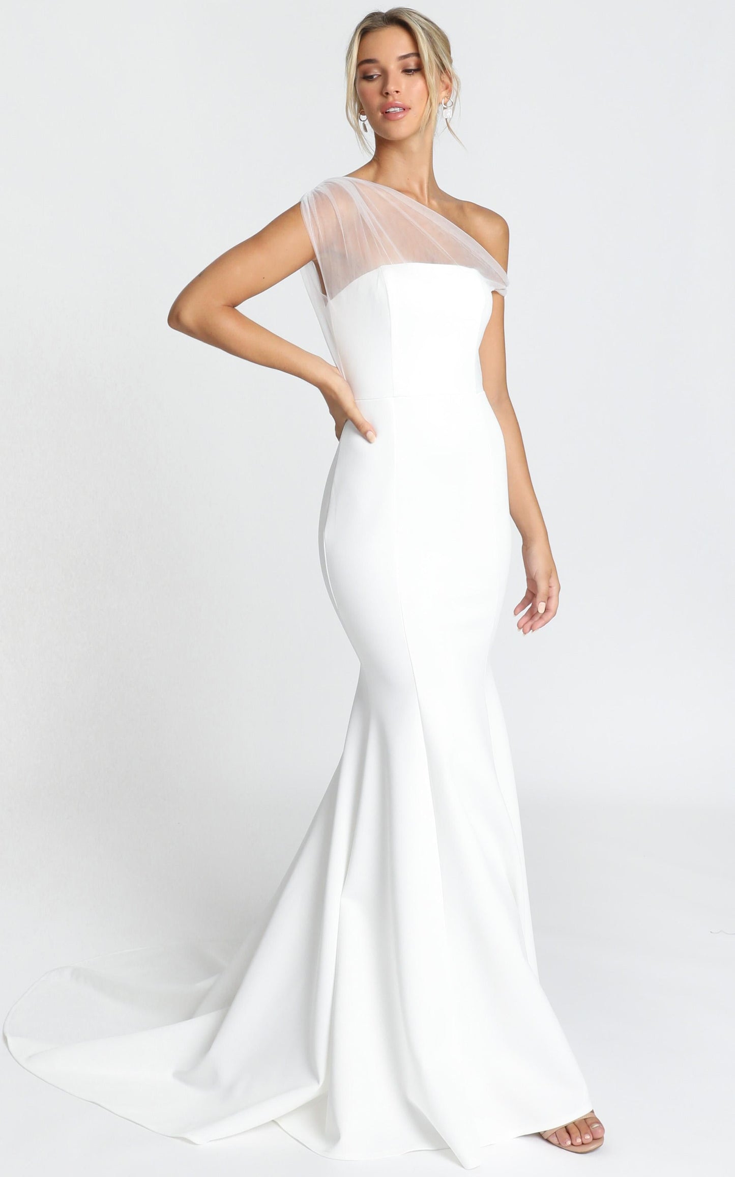 Put A Ring On It Gown - Asymmetric Mesh Shoulder Mermaid Gown in White