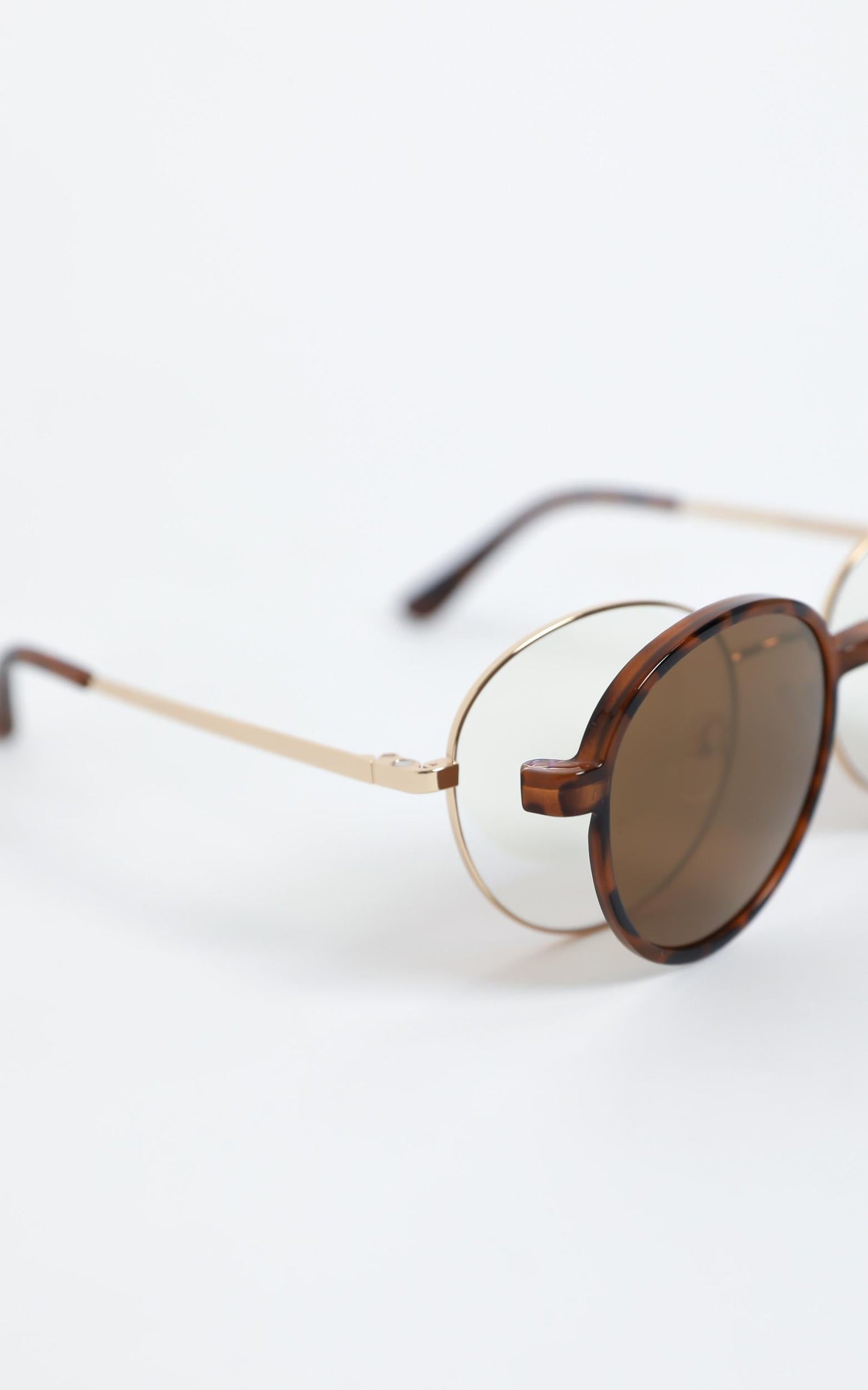 Quay - I See You Clip On Sunglasses in Tort/Brown