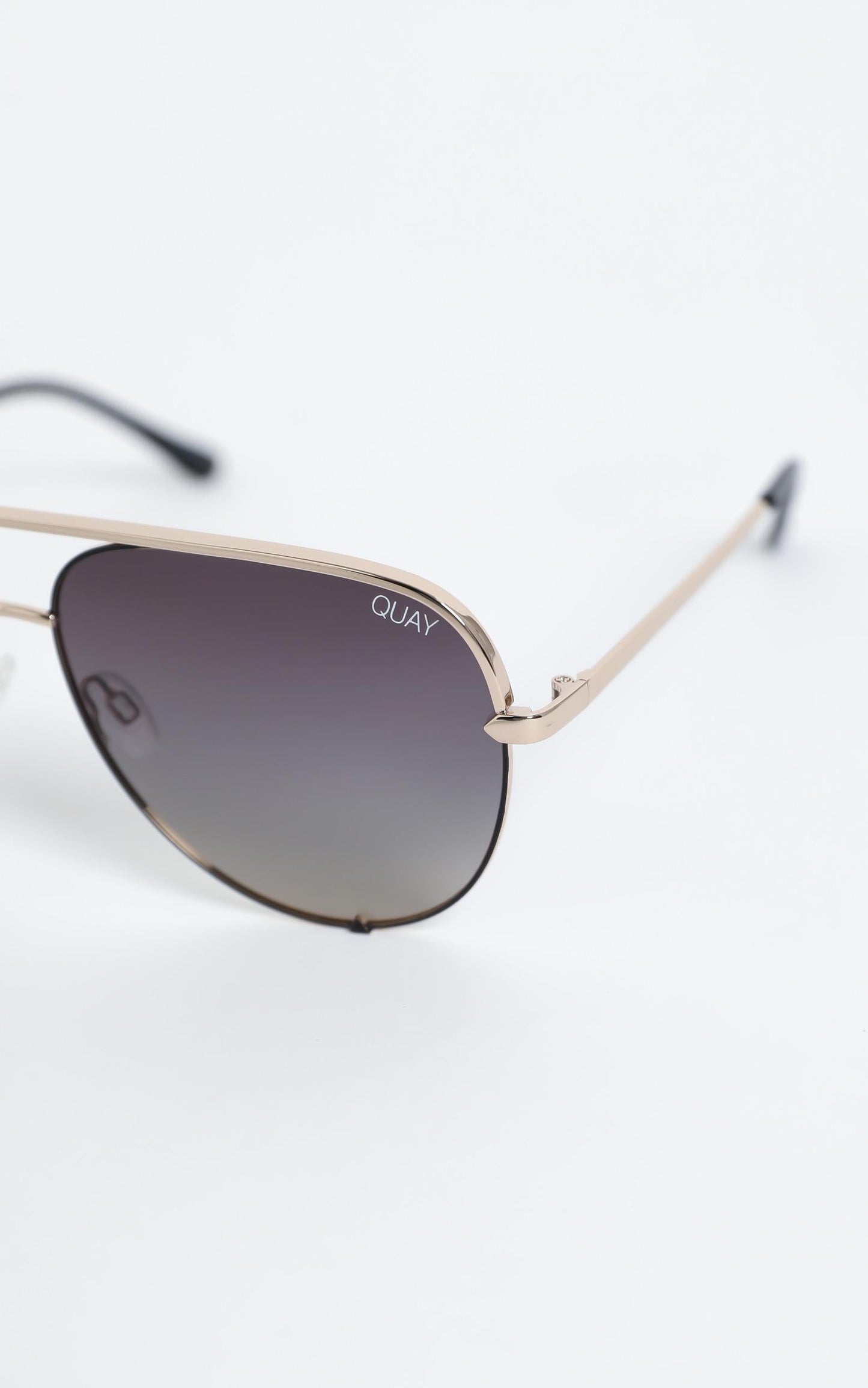 Quay - High Quay Sunglasses in Black Gold / Smoke