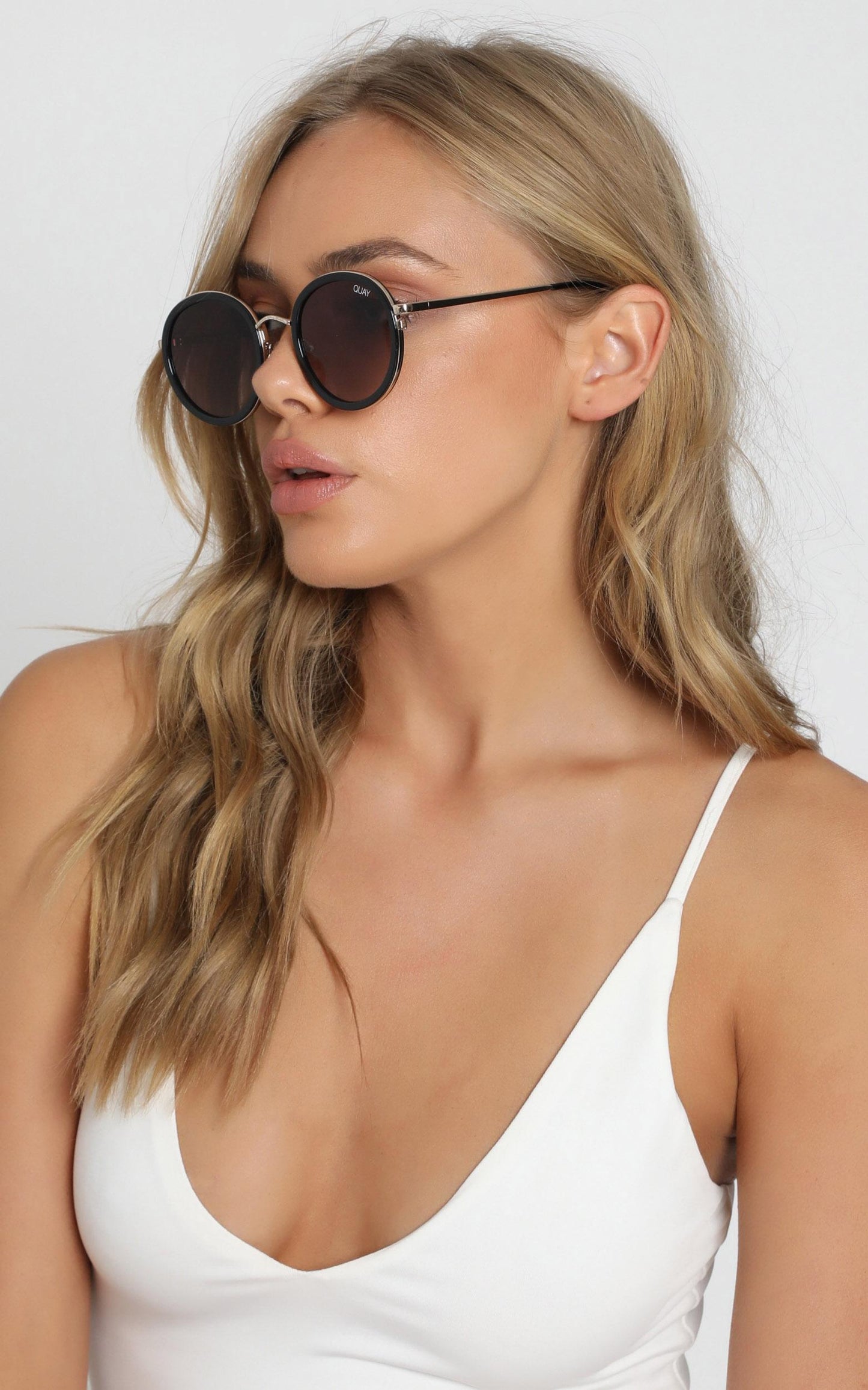 Quay - Firefly Sunglasses In Black And Brown Lens