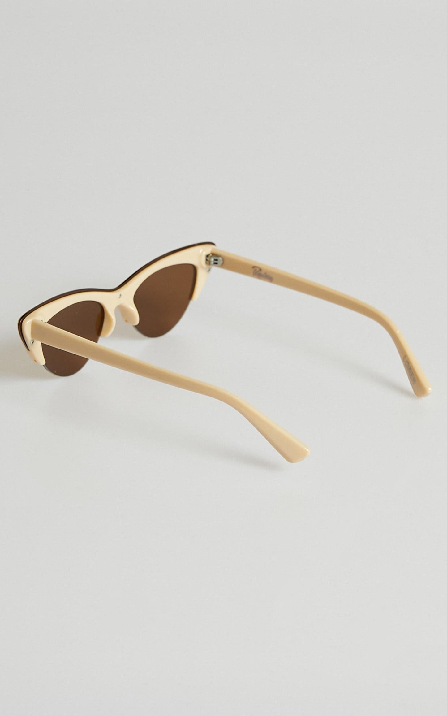 Reality Eyewear - Loren Sunglasses in Beige