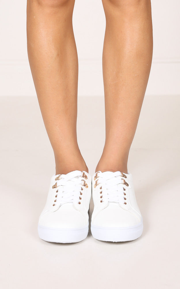 Qupid - Reba In White
