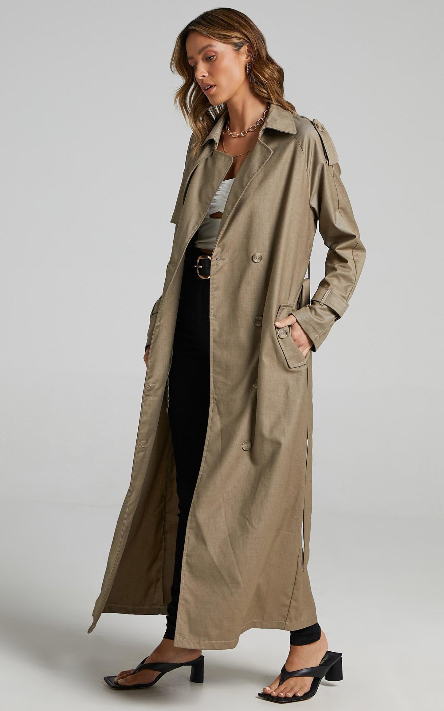 Lioness - Treacherous Long Coat in Beige