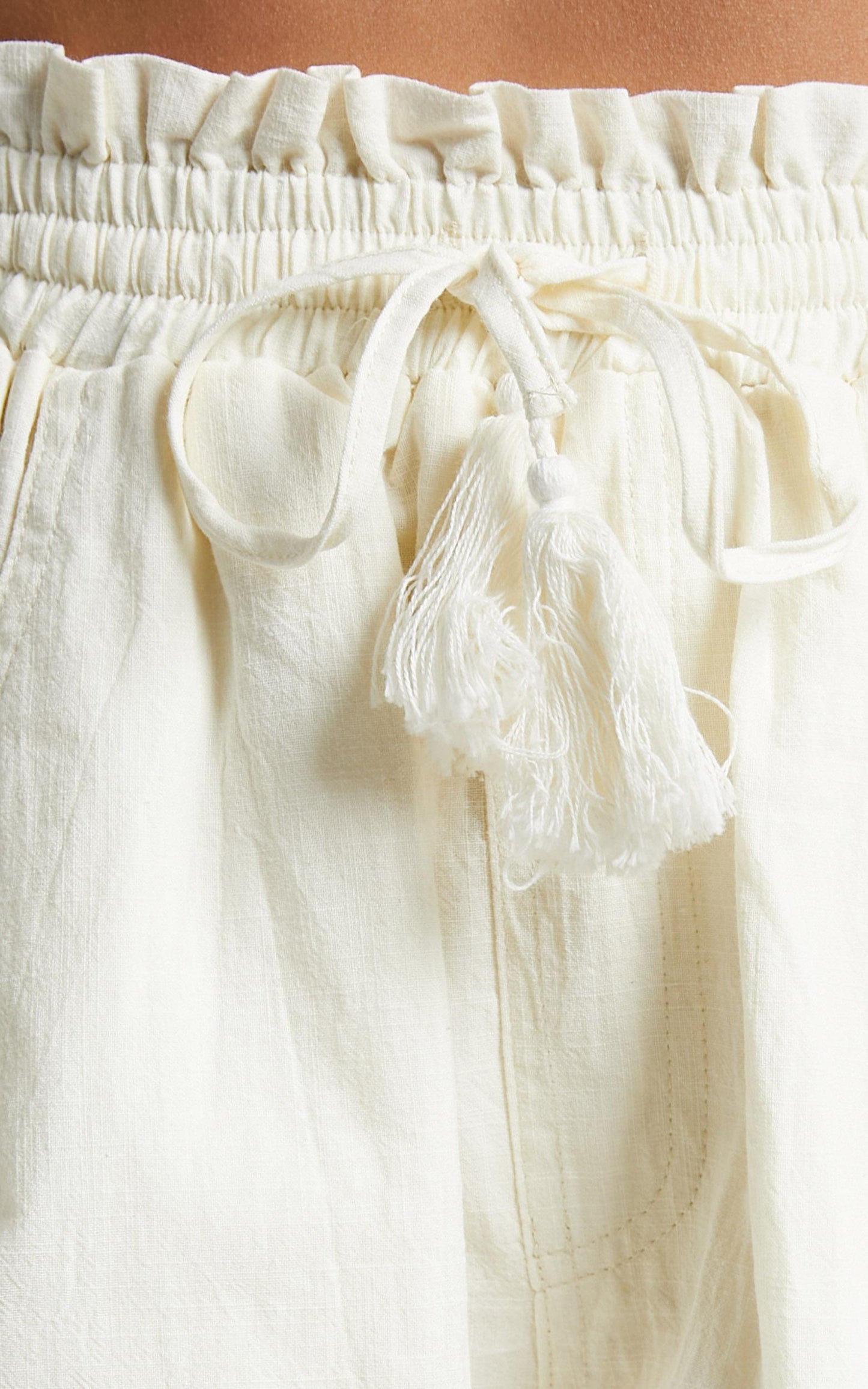 Saige Shorts in Cream Linen Look