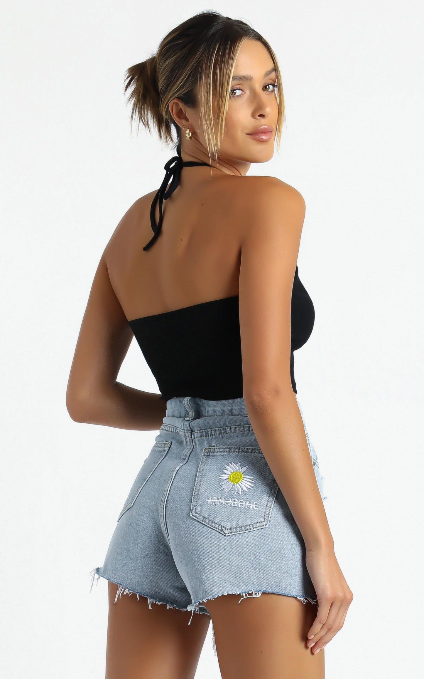 Anja Shorts in Mid Wash