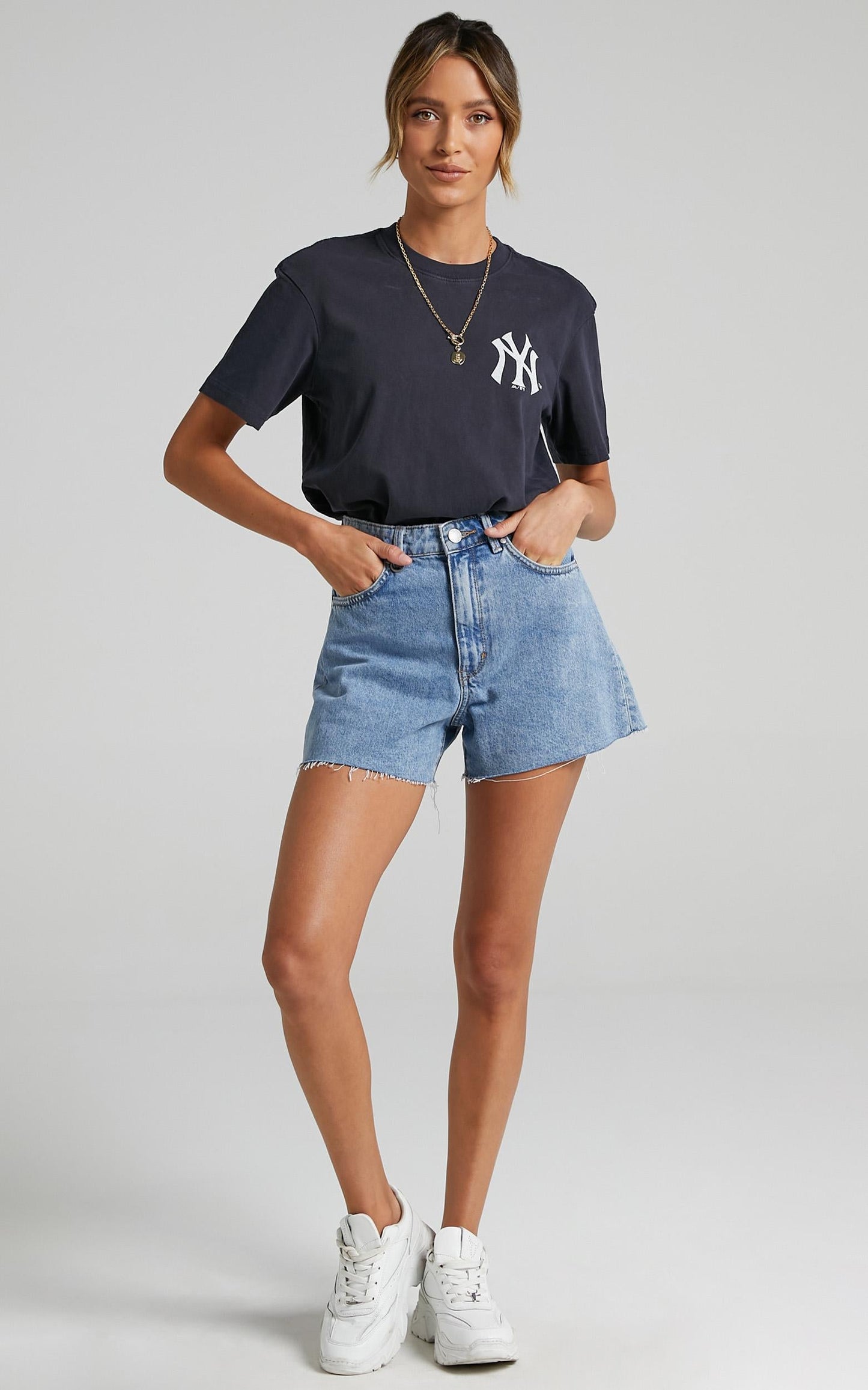 Majestic - Elle OD Boxy Tee Yankees in Faded Black