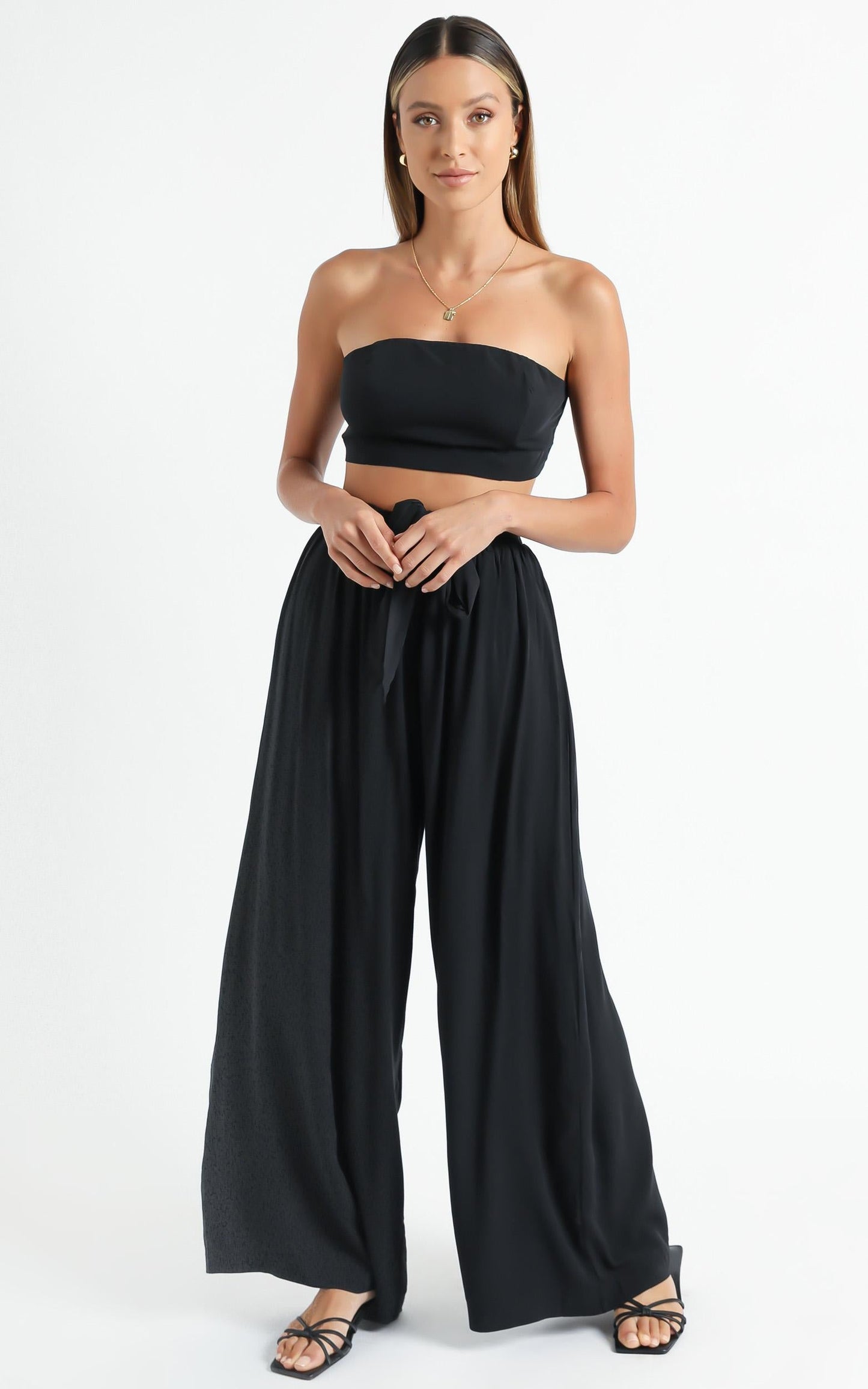 Askania Two Piece Set in Black